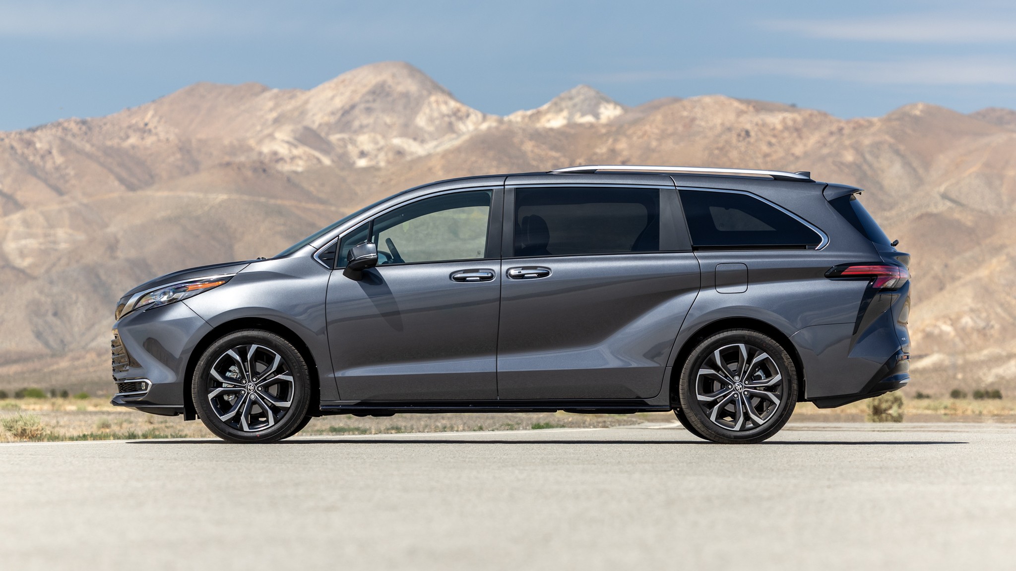 009 2025 Toyota Sienna Platinum