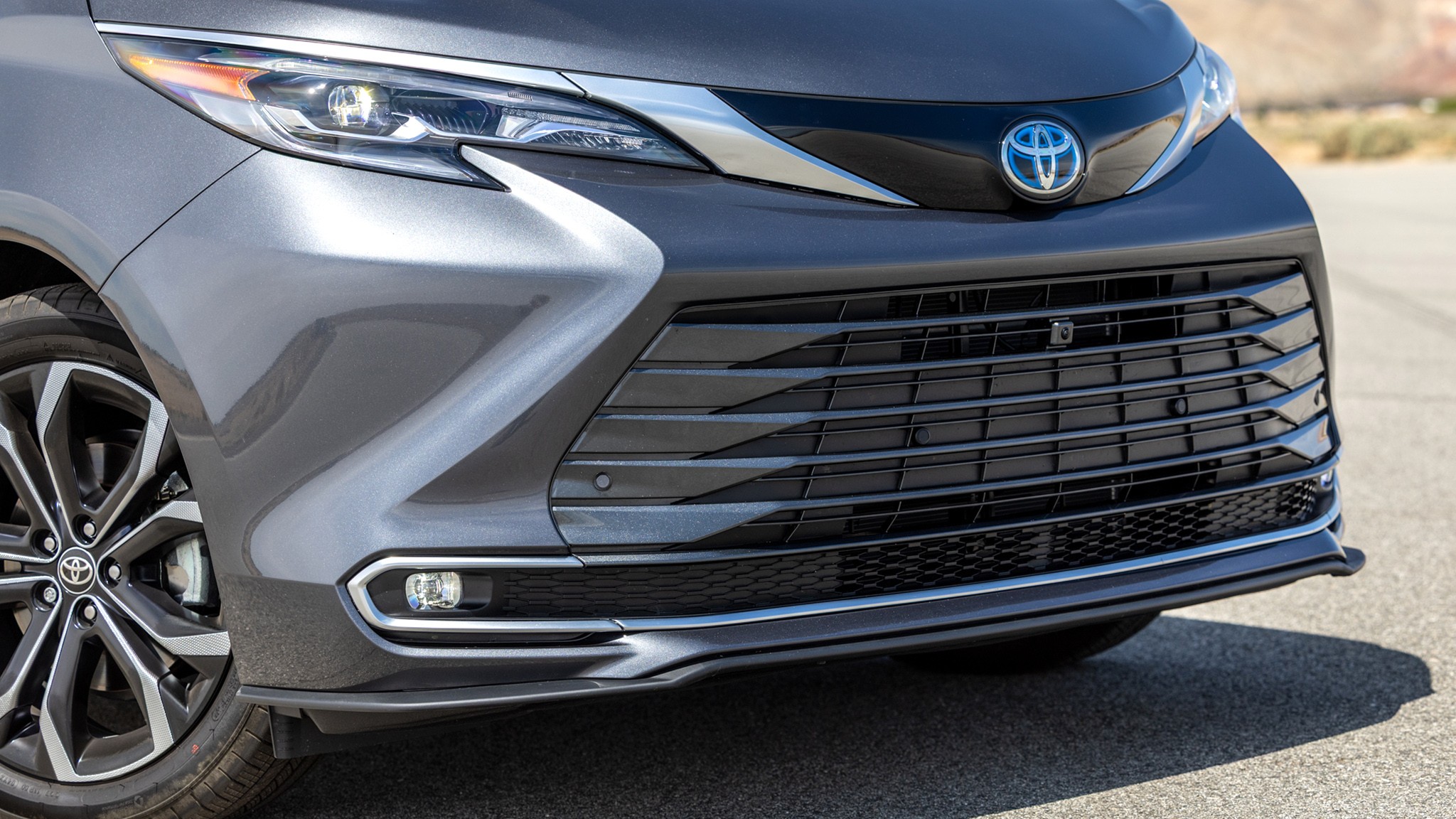 010 2025 Toyota Sienna Platinum