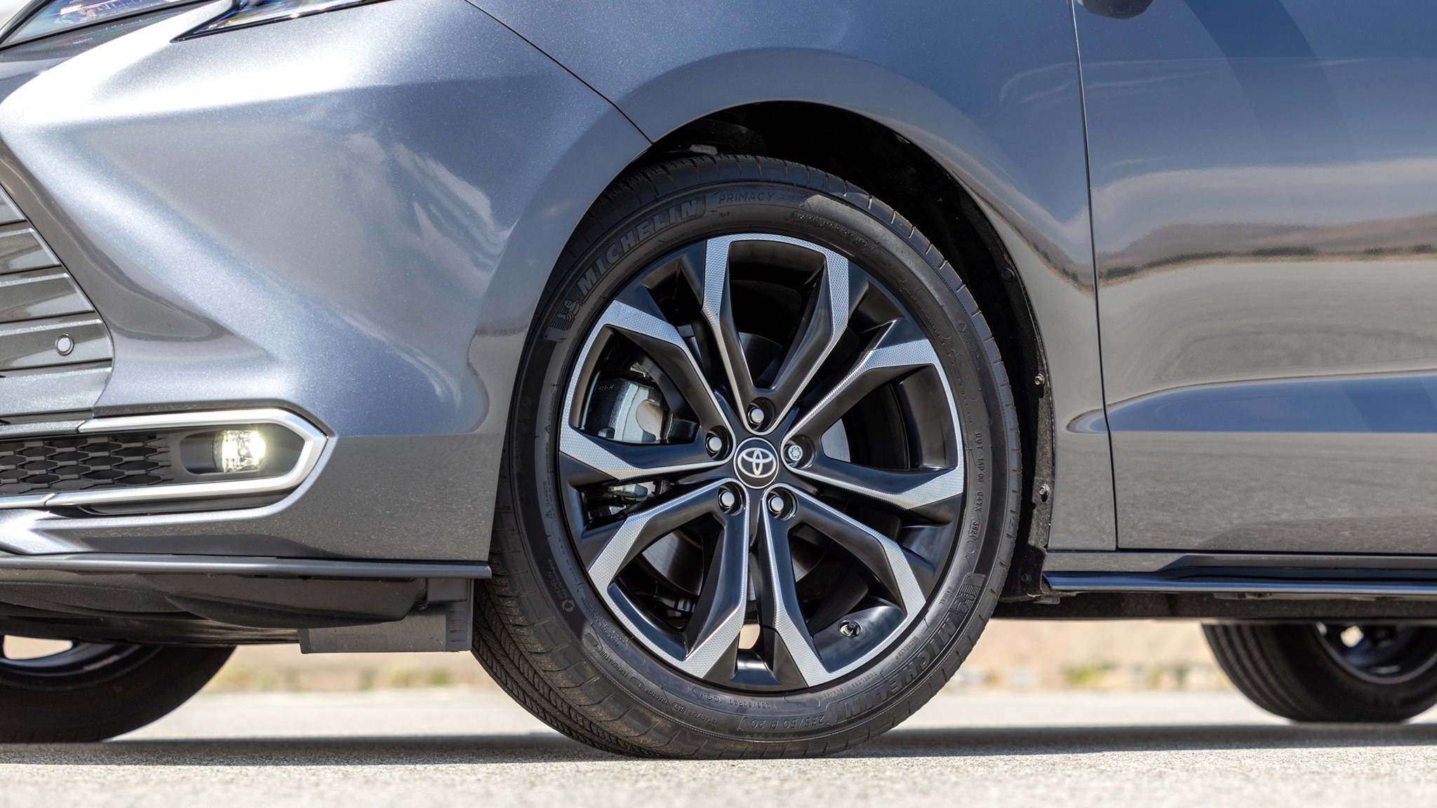 014 2025 Toyota Sienna Platinum