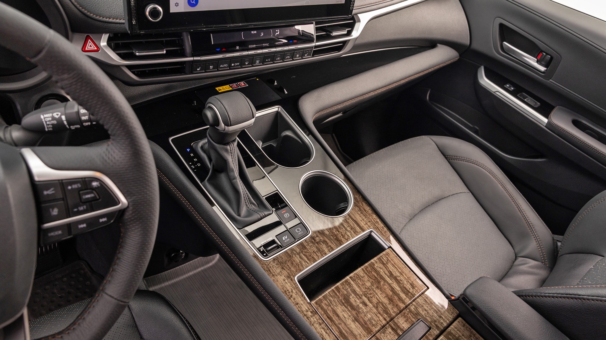 025 2025 Toyota Sienna Platinum