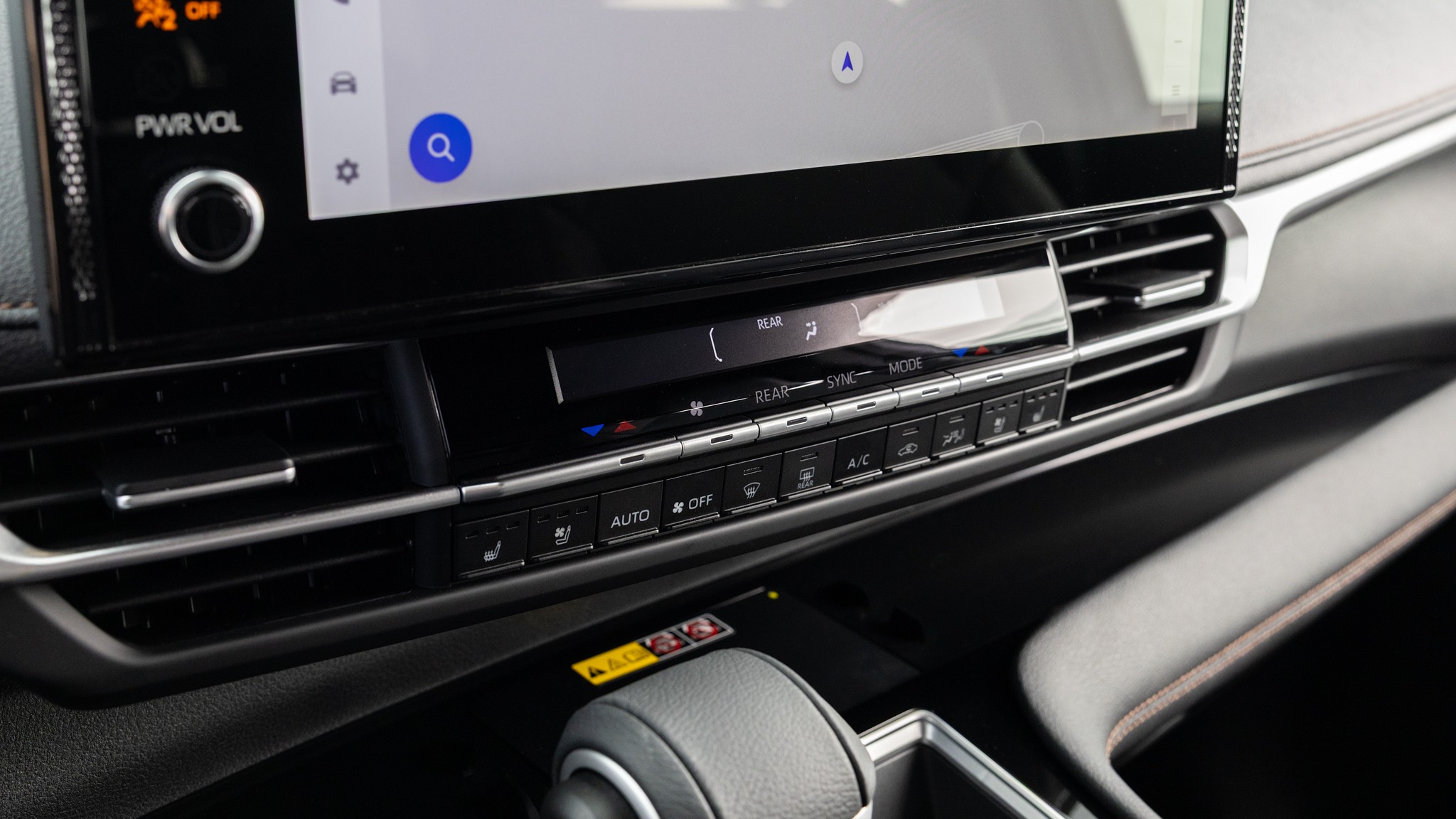 028 2025 Toyota Sienna Platinum