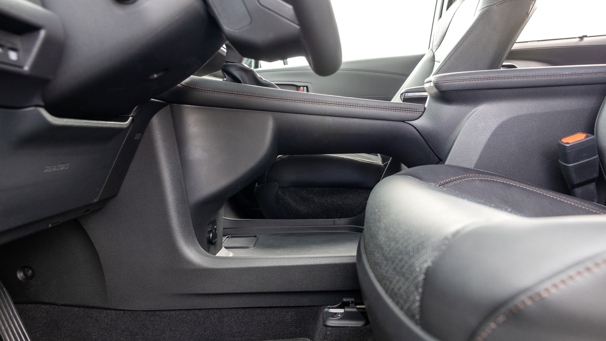 033 2025 Toyota Sienna Platinum