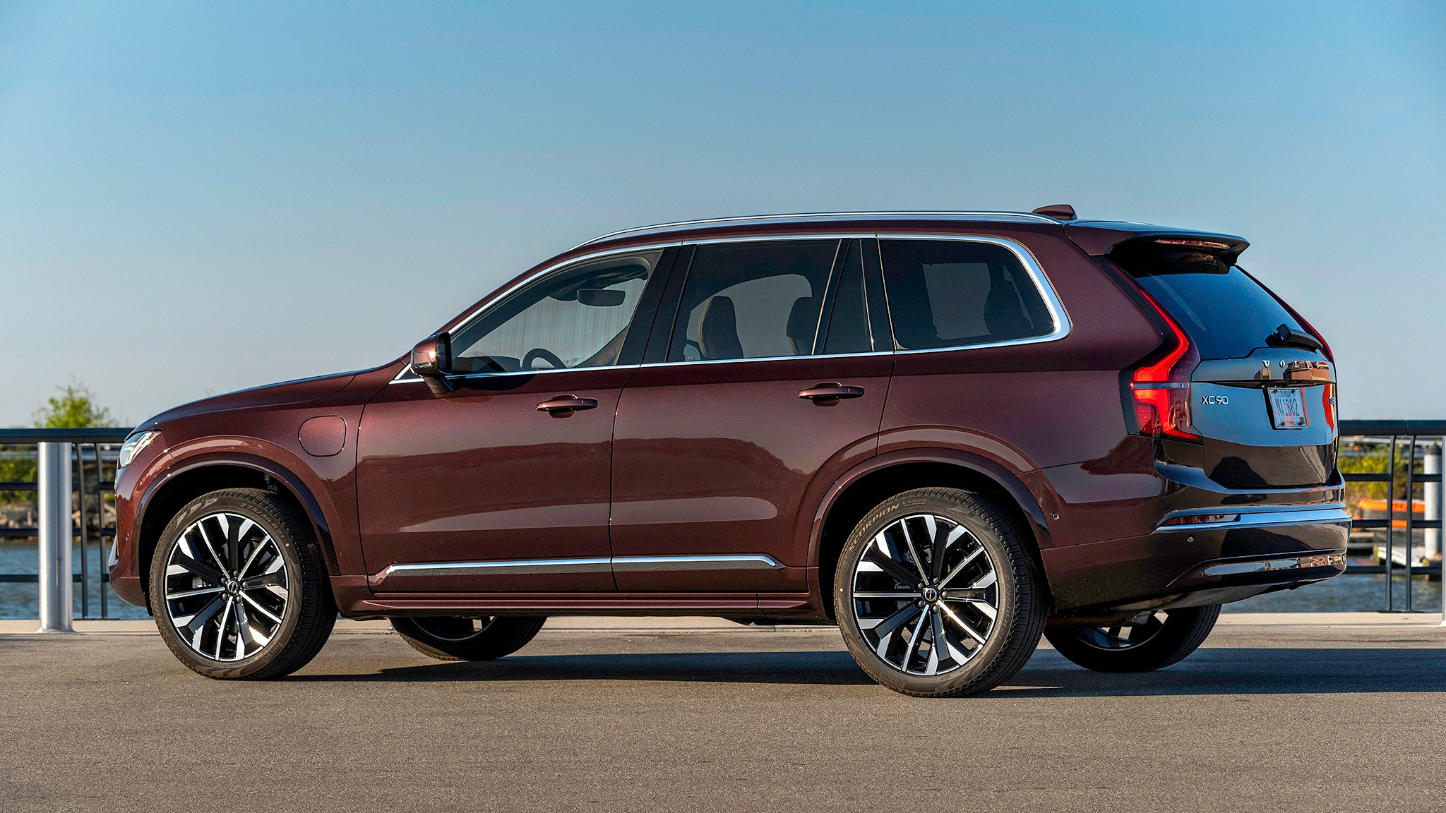 017 2025 Volvo XC90 Ultra T8 AWD