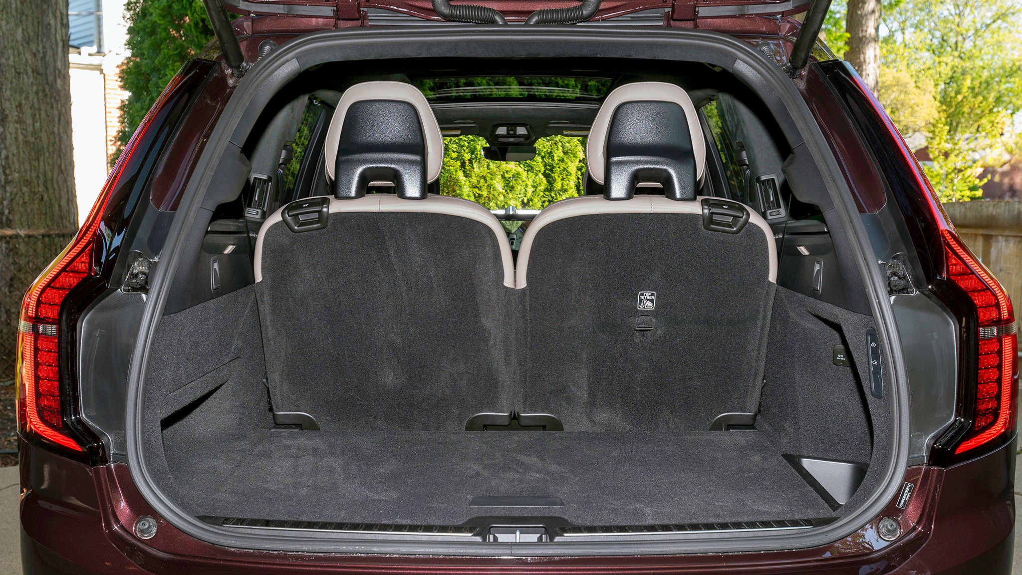 032 2025 Volvo XC90 Ultra T8 AWD