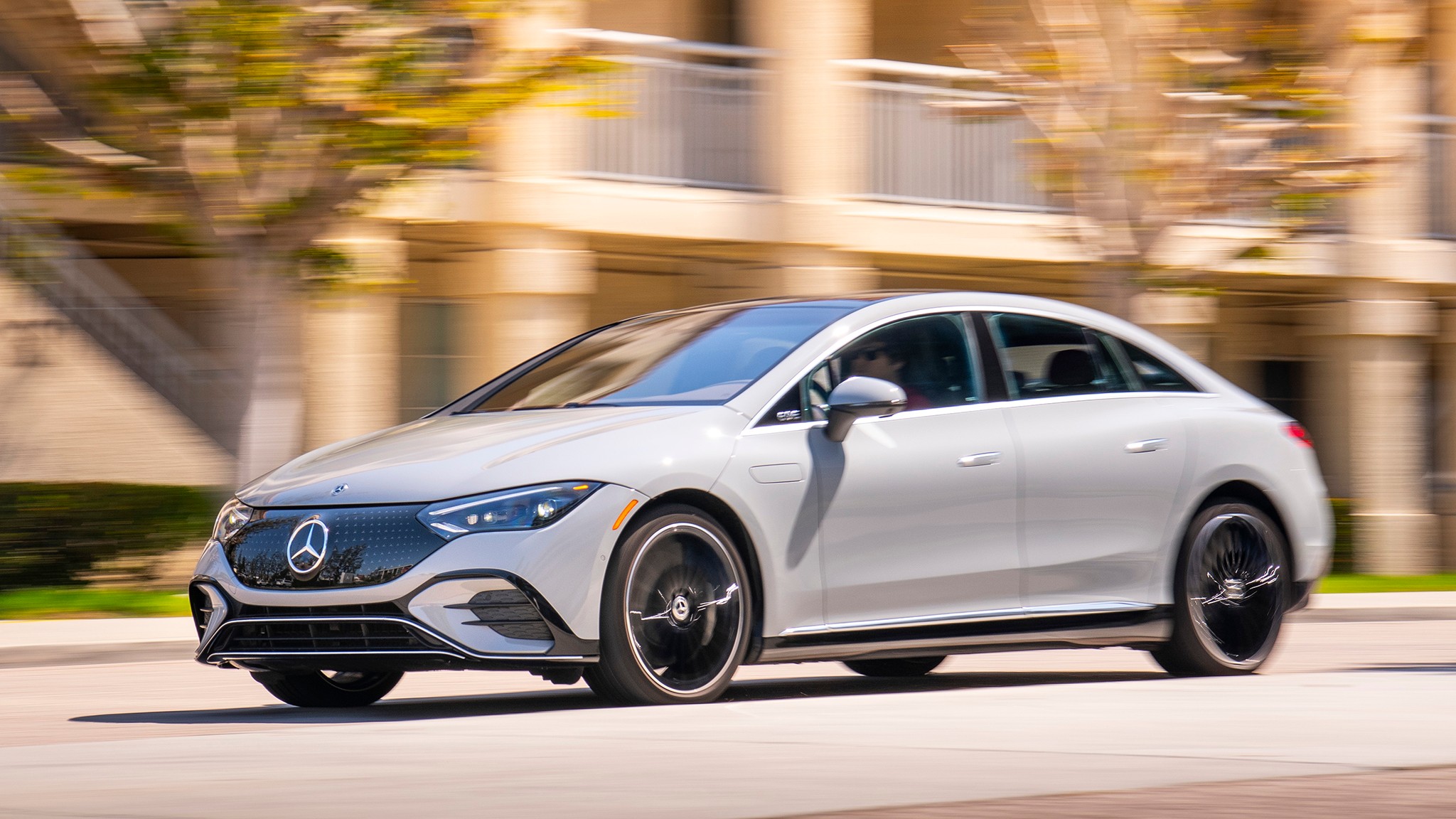 002 2025 Mercedes Ben EQE 500