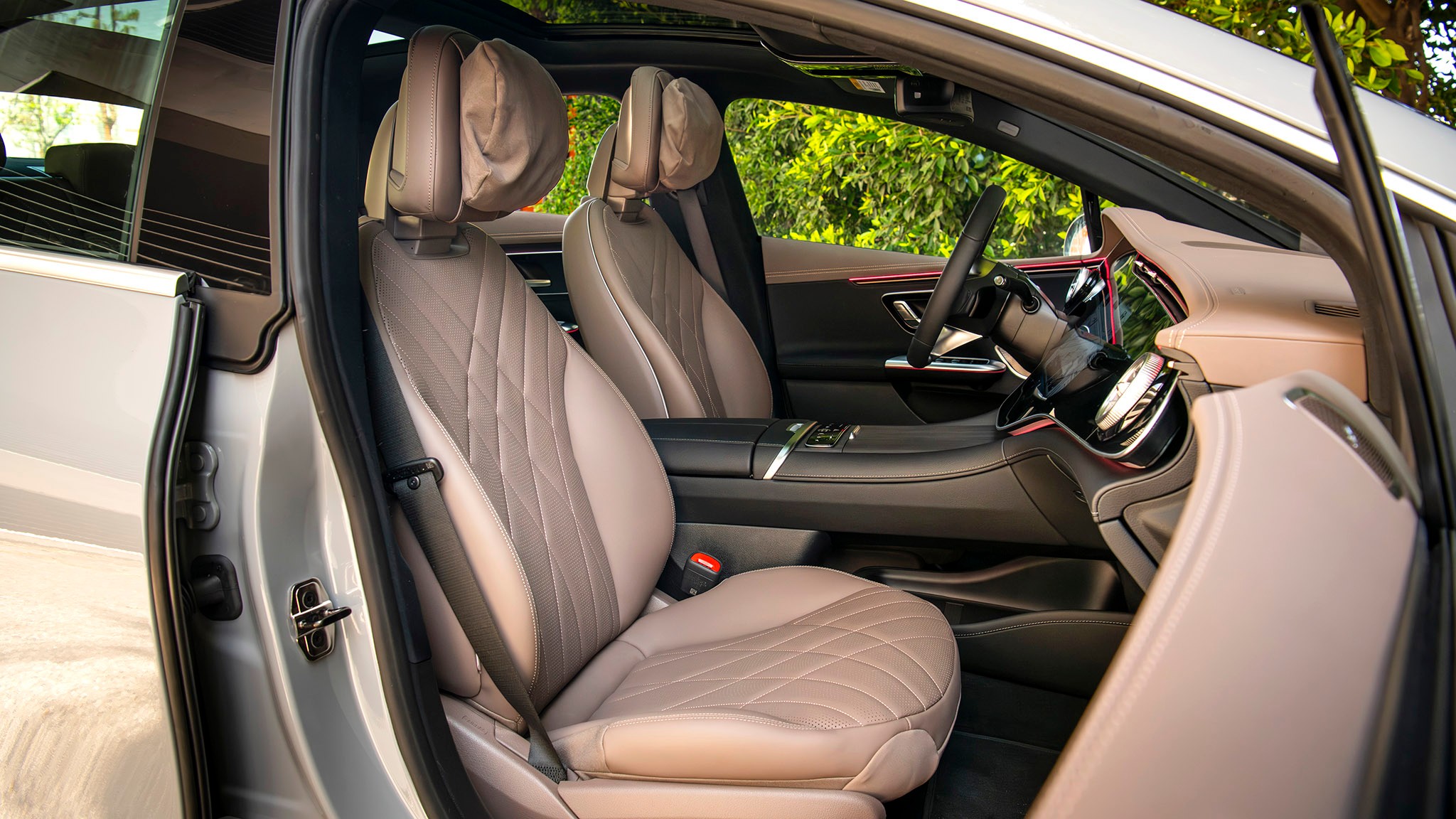 017 2025 Mercedes Ben EQE 500