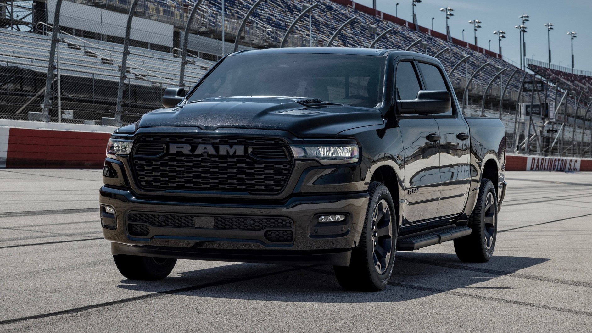 2026 Ram 1500 Hemi V 8 engine option 2