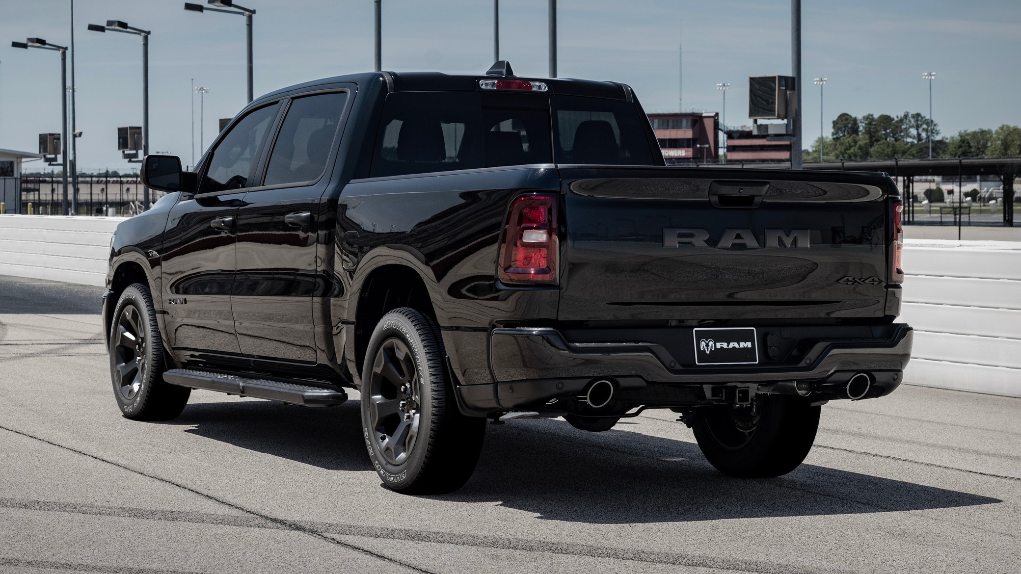 2026 Ram 1500 Hemi V 8 engine option 6