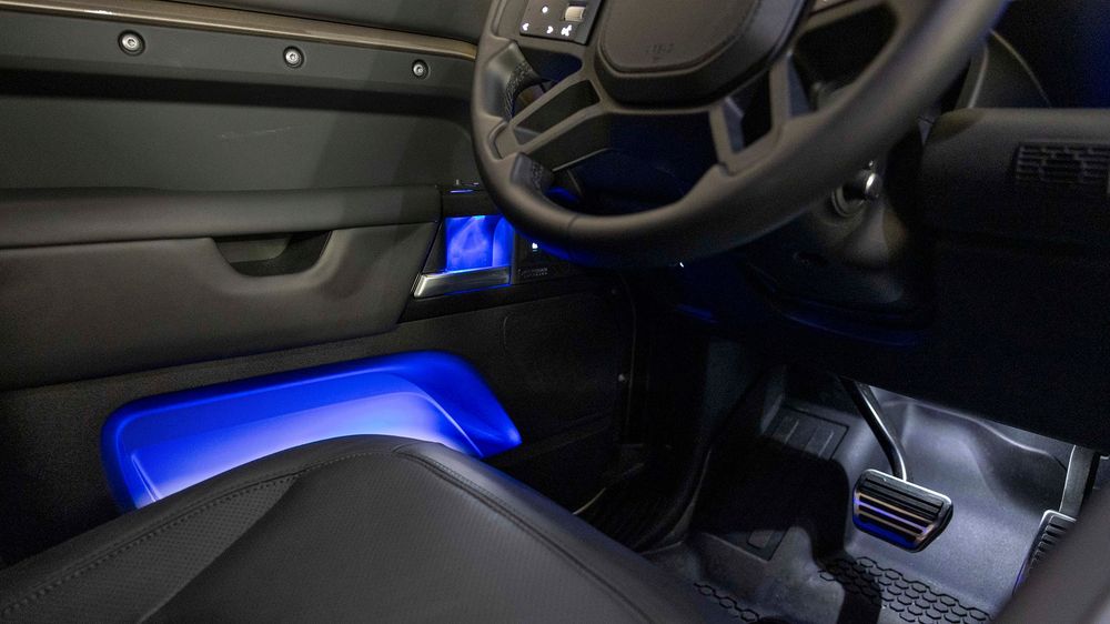 039 2025 Land Rover Defender 130