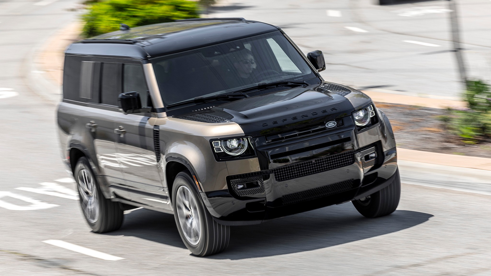 011 2025 Land Rover Defender 130