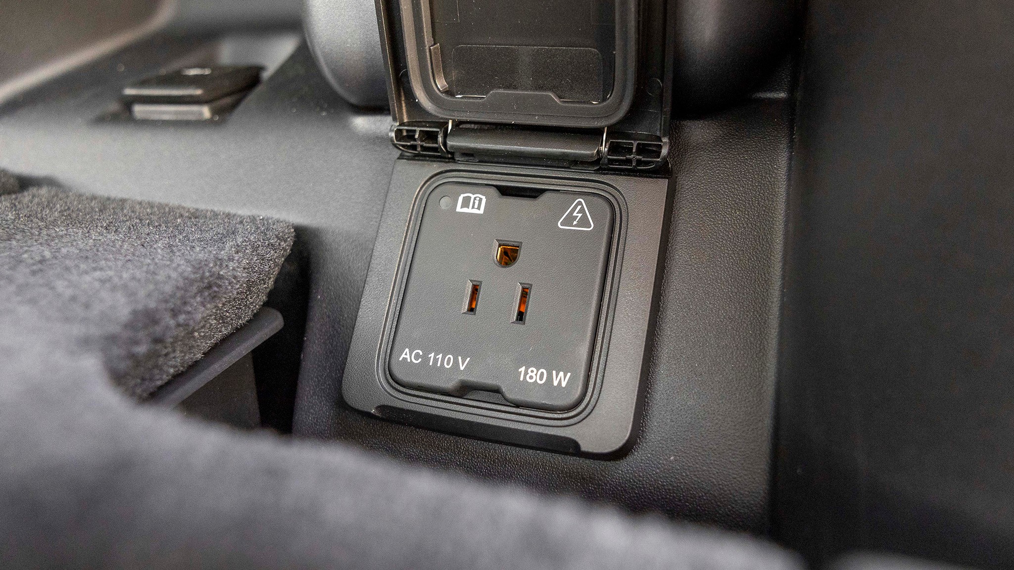 020 2025 Land Rover Defender 130