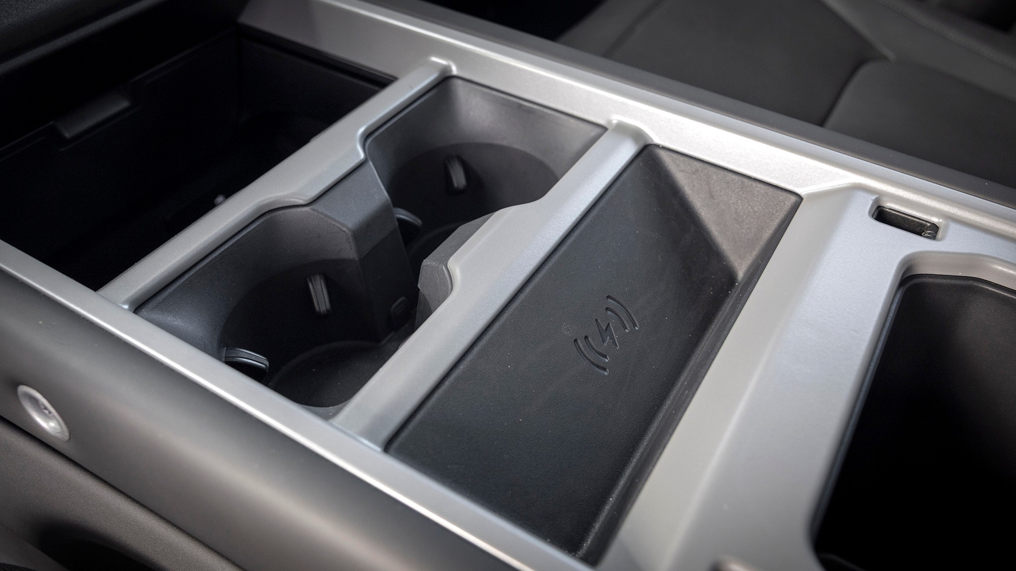 029 2025 Land Rover Defender 130