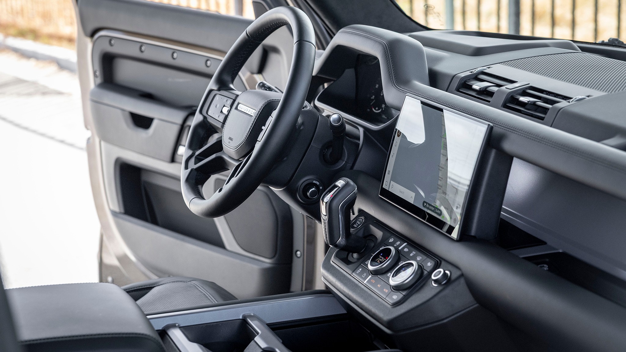 035 2025 Land Rover Defender 130