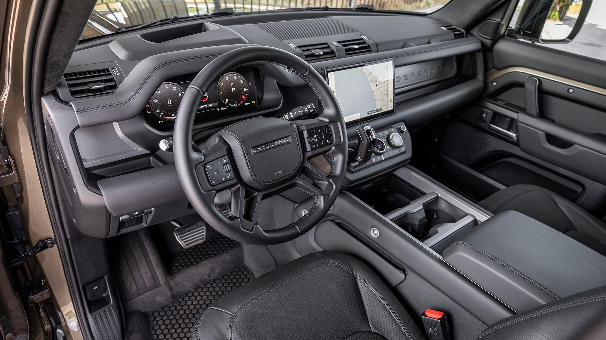 036 2025 Land Rover Defender 130