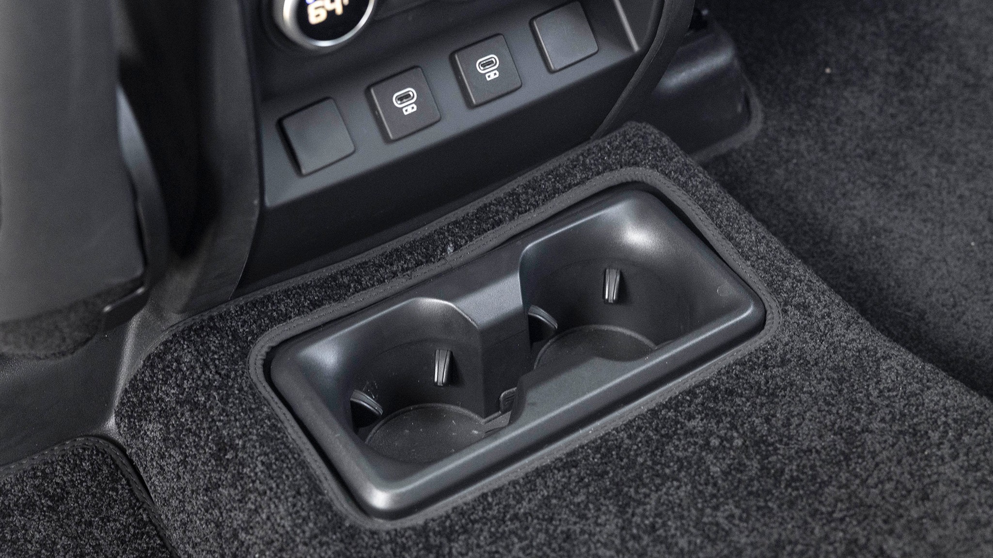 044 2025 Land Rover Defender 130