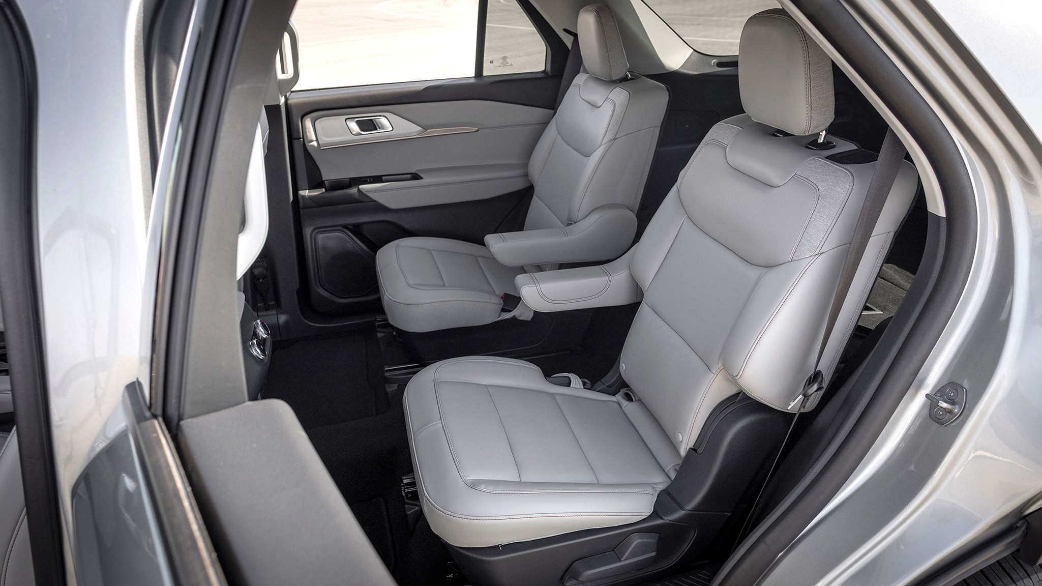 020 2025 Ford Explorer Active