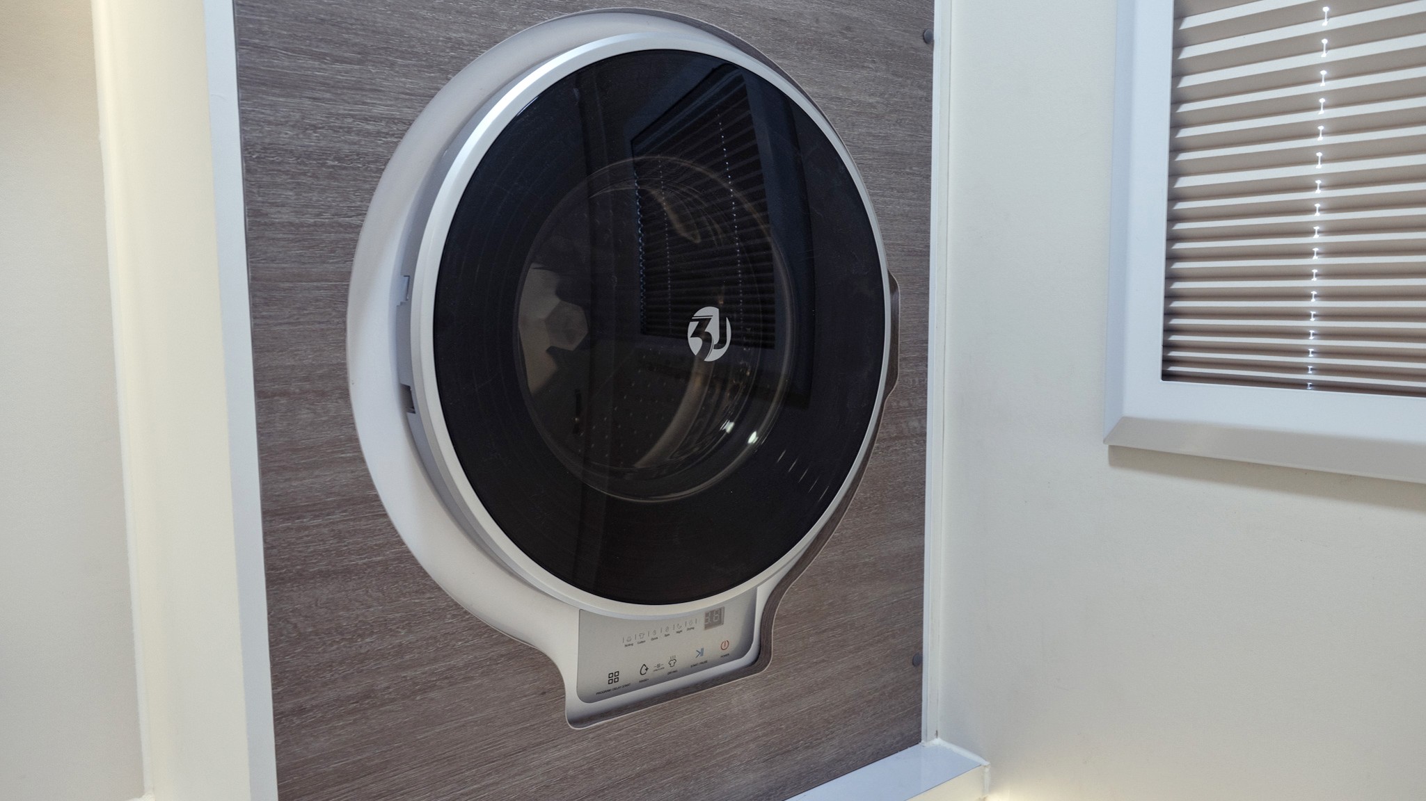 038 2024 Isuzu FTR MT3 4x4 Predator XLE