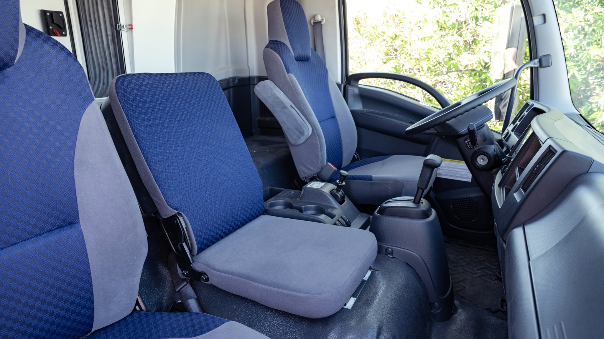 047 2024 Isuzu FTR MT3 4x4 Predator XLE