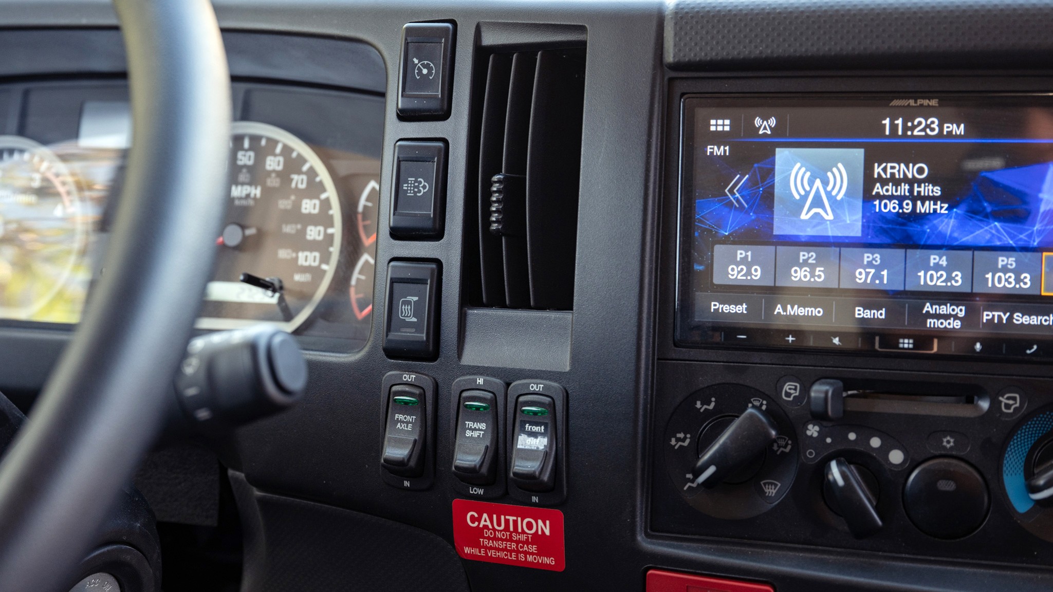 052 2024 Isuzu FTR MT3 4x4 Predator XLE