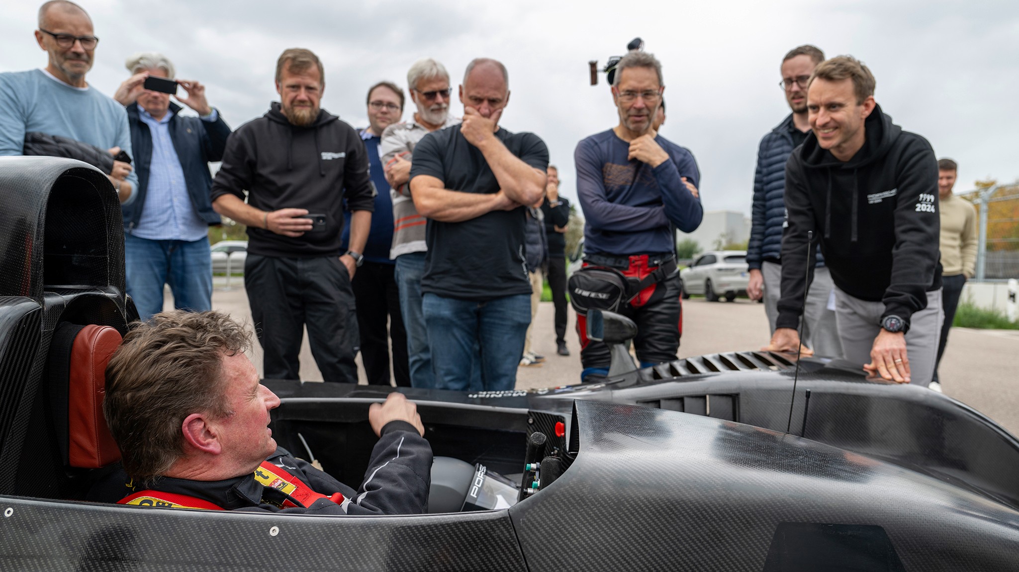 21 Porsche LMP2000 race car