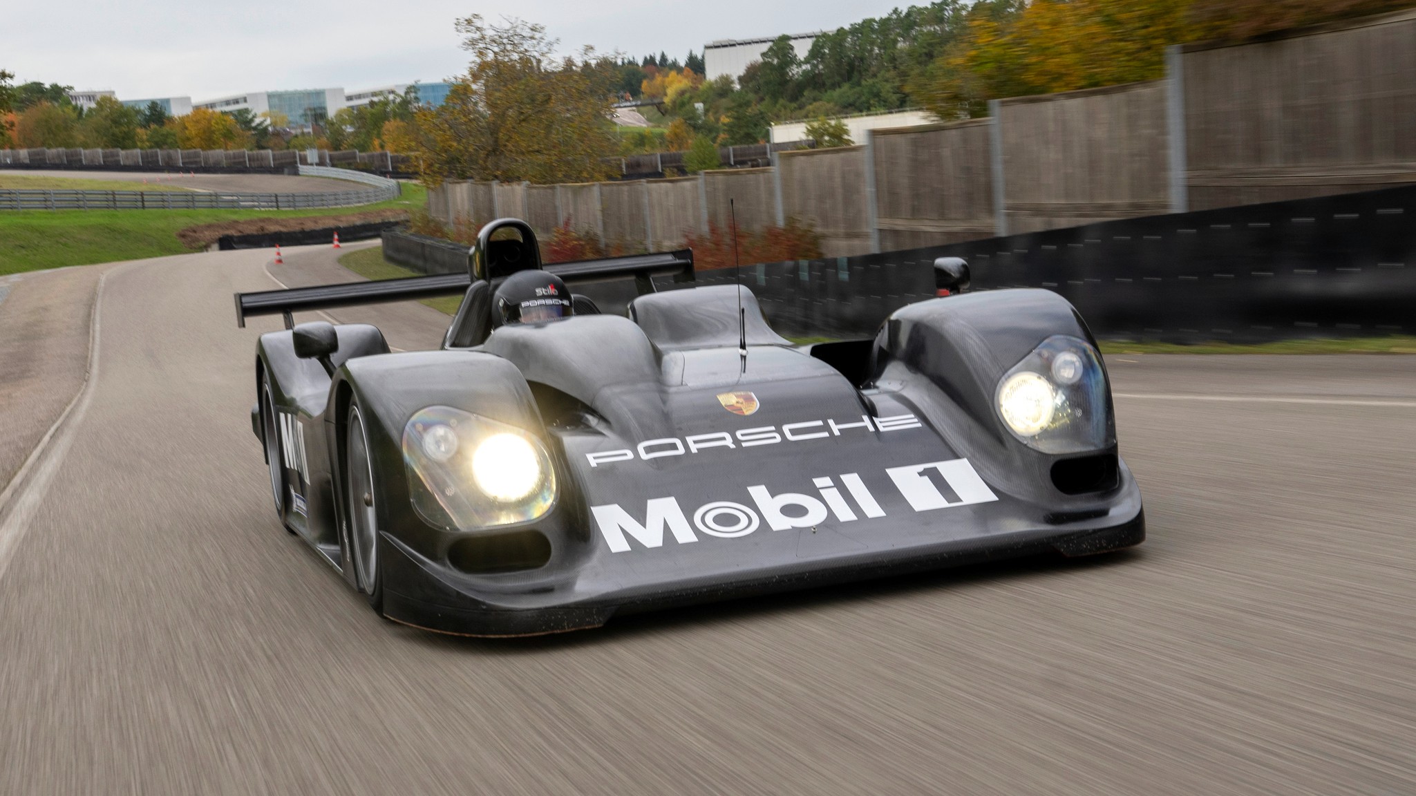 31 Porsche LMP2000 race car