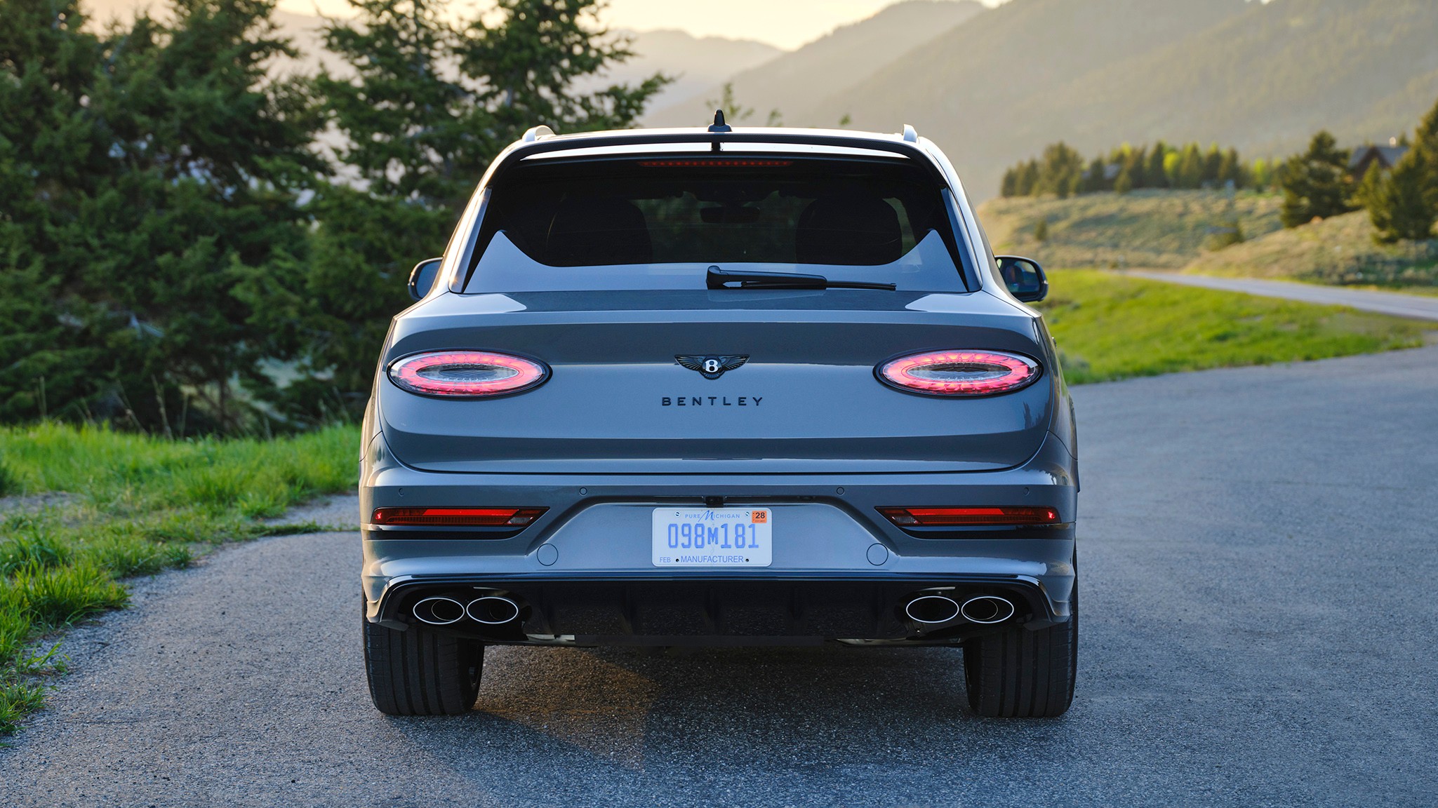 8 2026 Bentley Bentayga Speed Gravity Grey FD