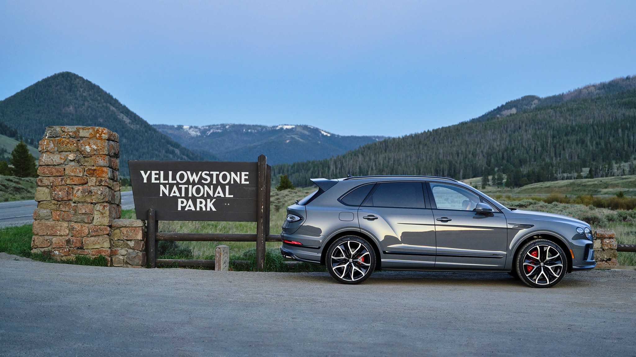 10 2026 Bentley Bentayga Speed Gravity Grey FD