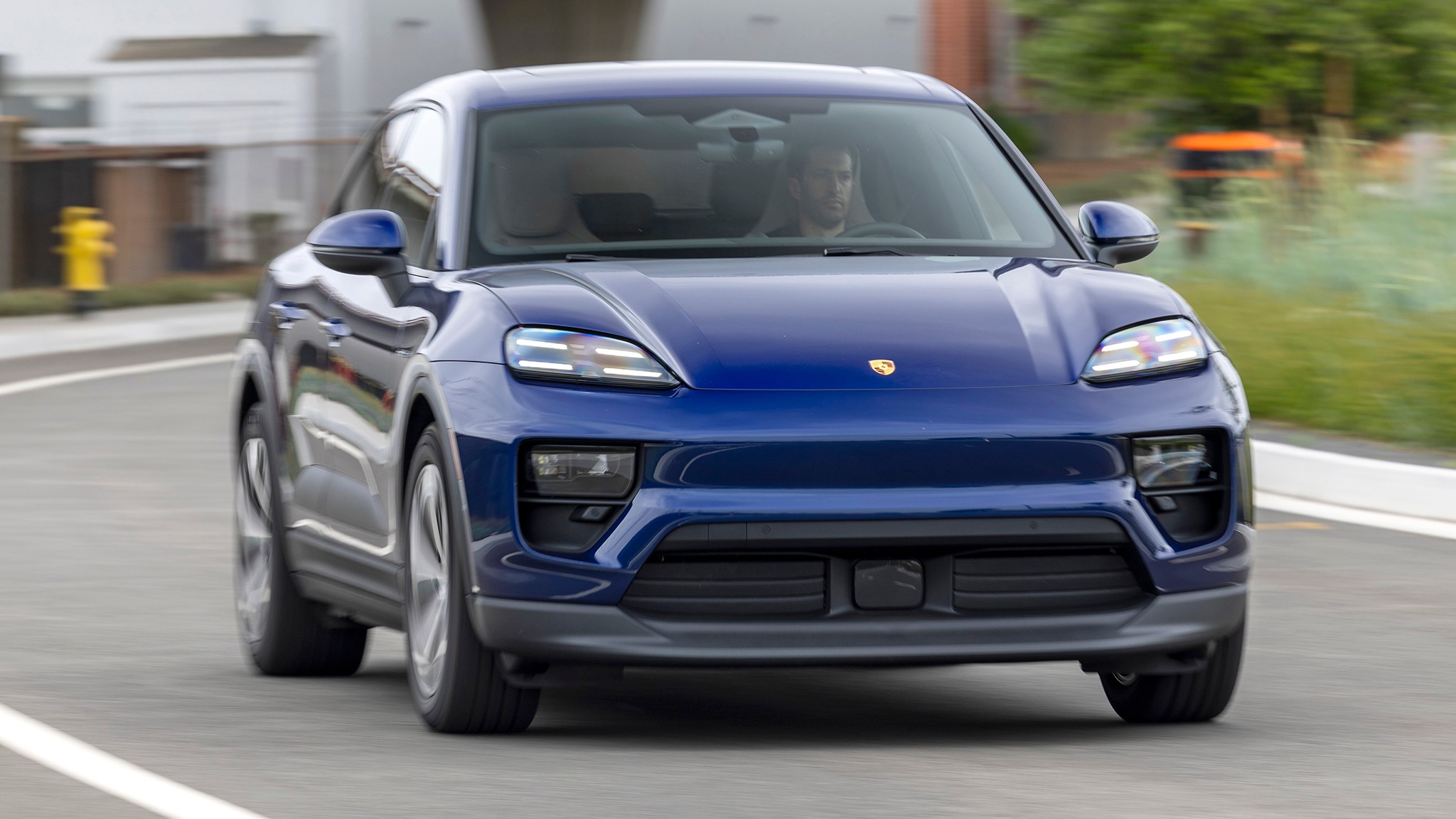 005 2025 Porsche Macan 4 EV