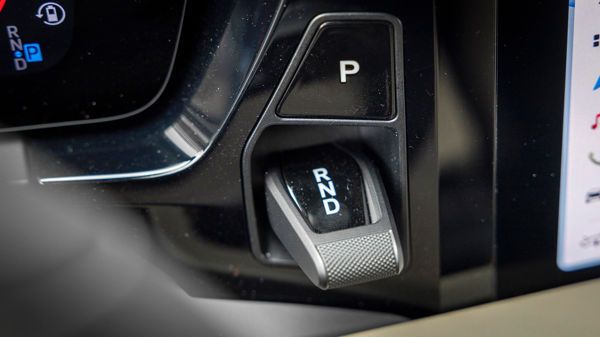 023 2025 Porsche Macan 4 EV