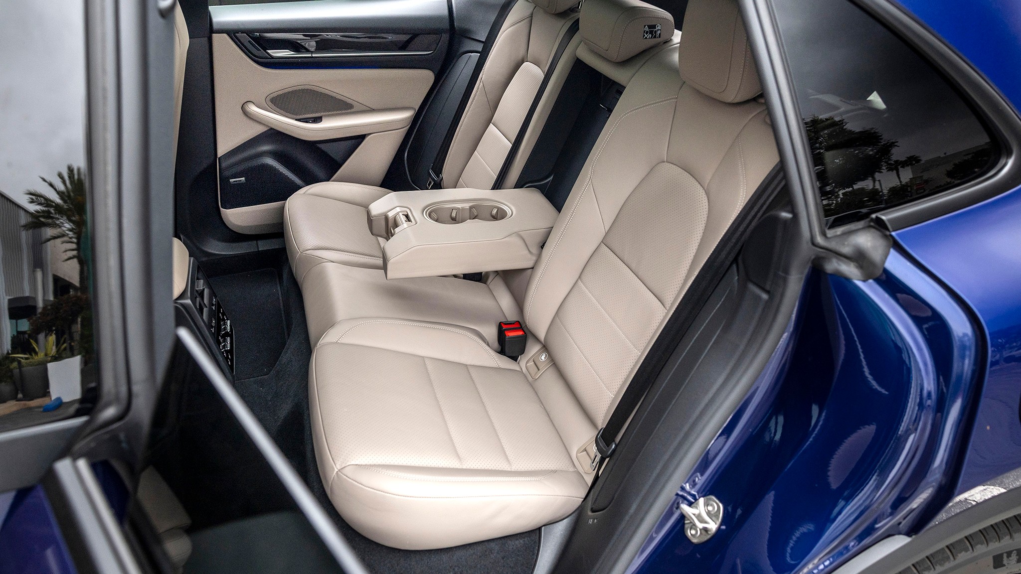 025 2025 Porsche Macan 4 EV