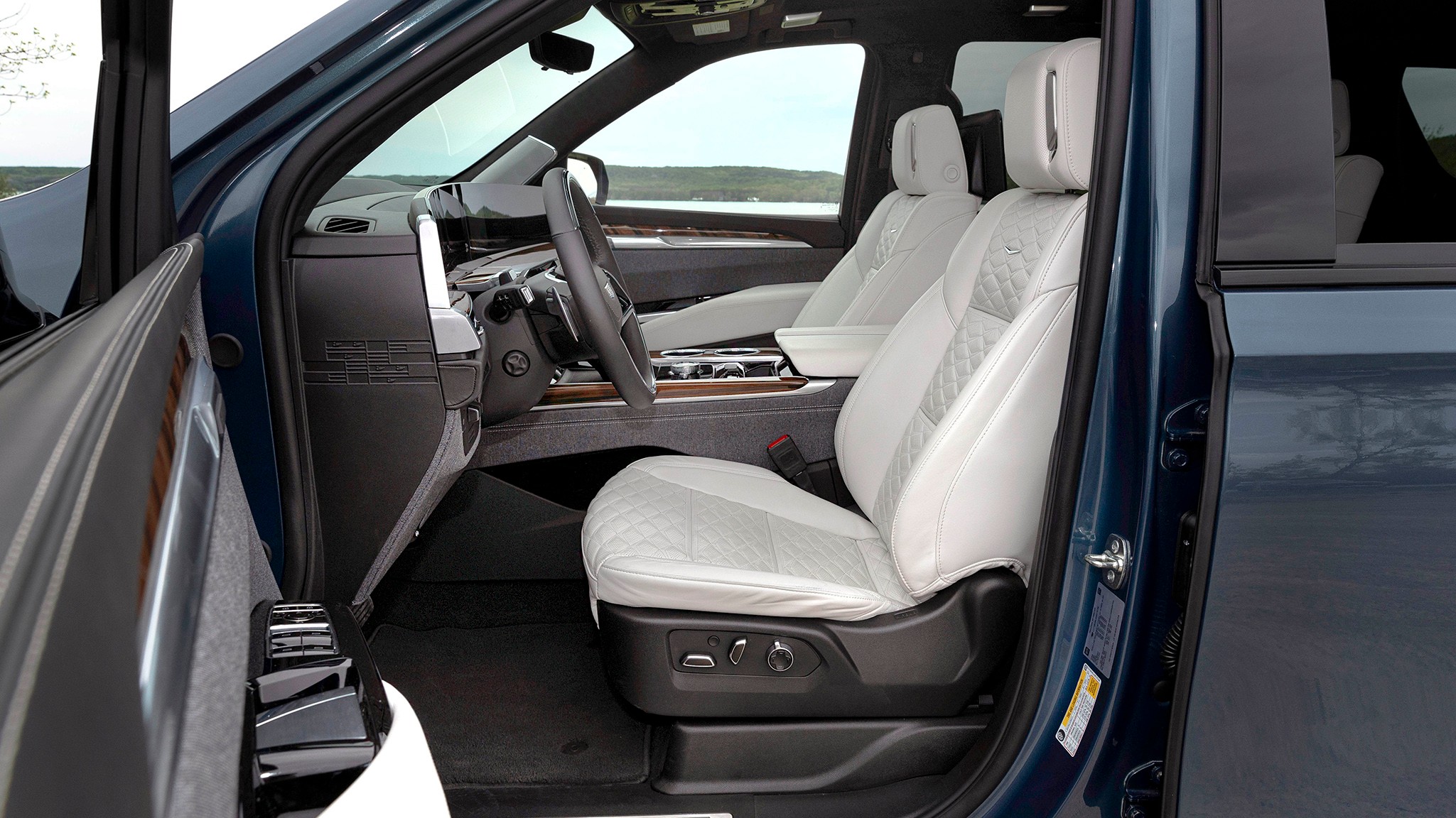 015 2025 Cadillac Escalade Sport Premium 4WD