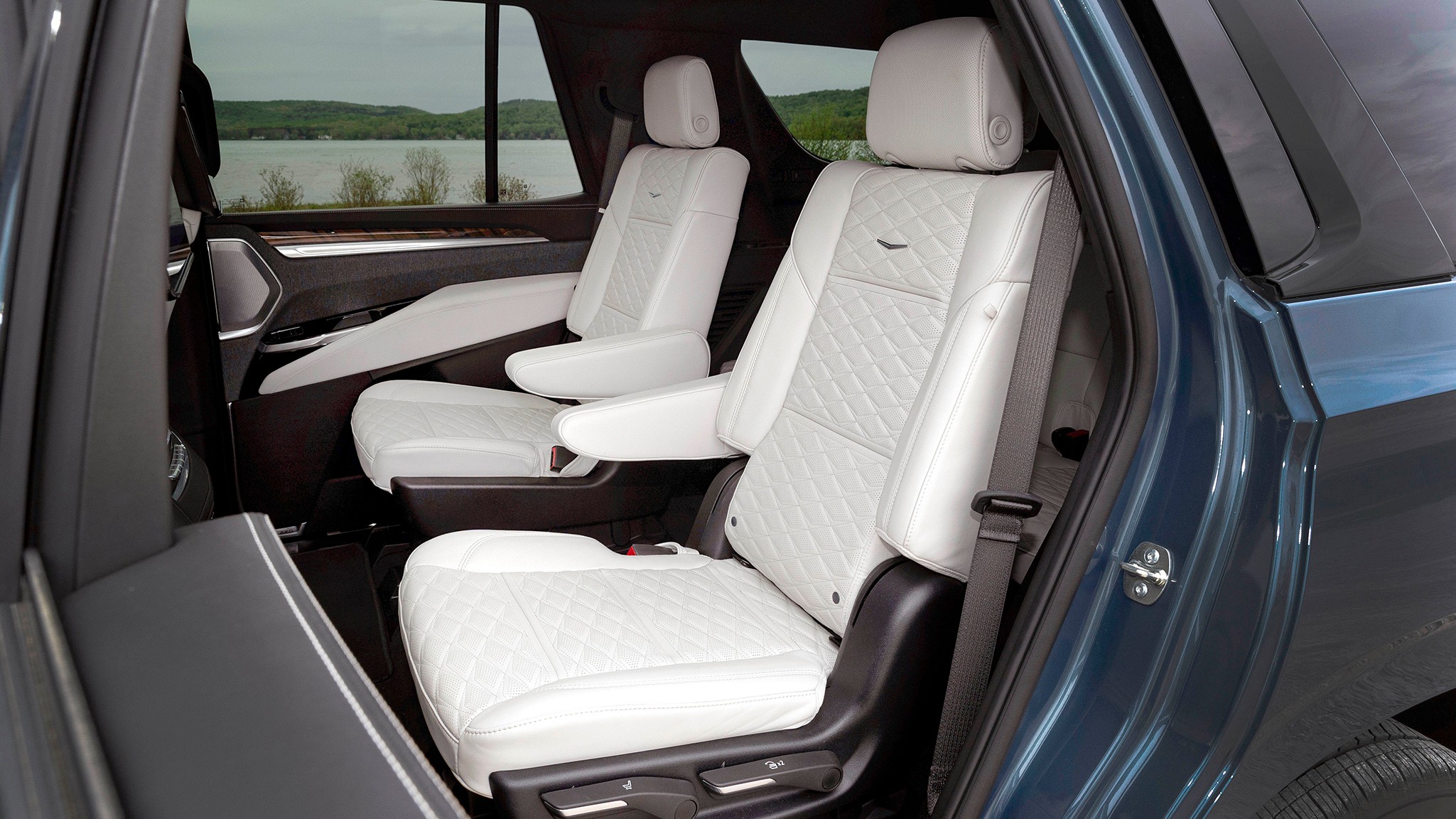 016 2025 Cadillac Escalade Sport Premium 4WD