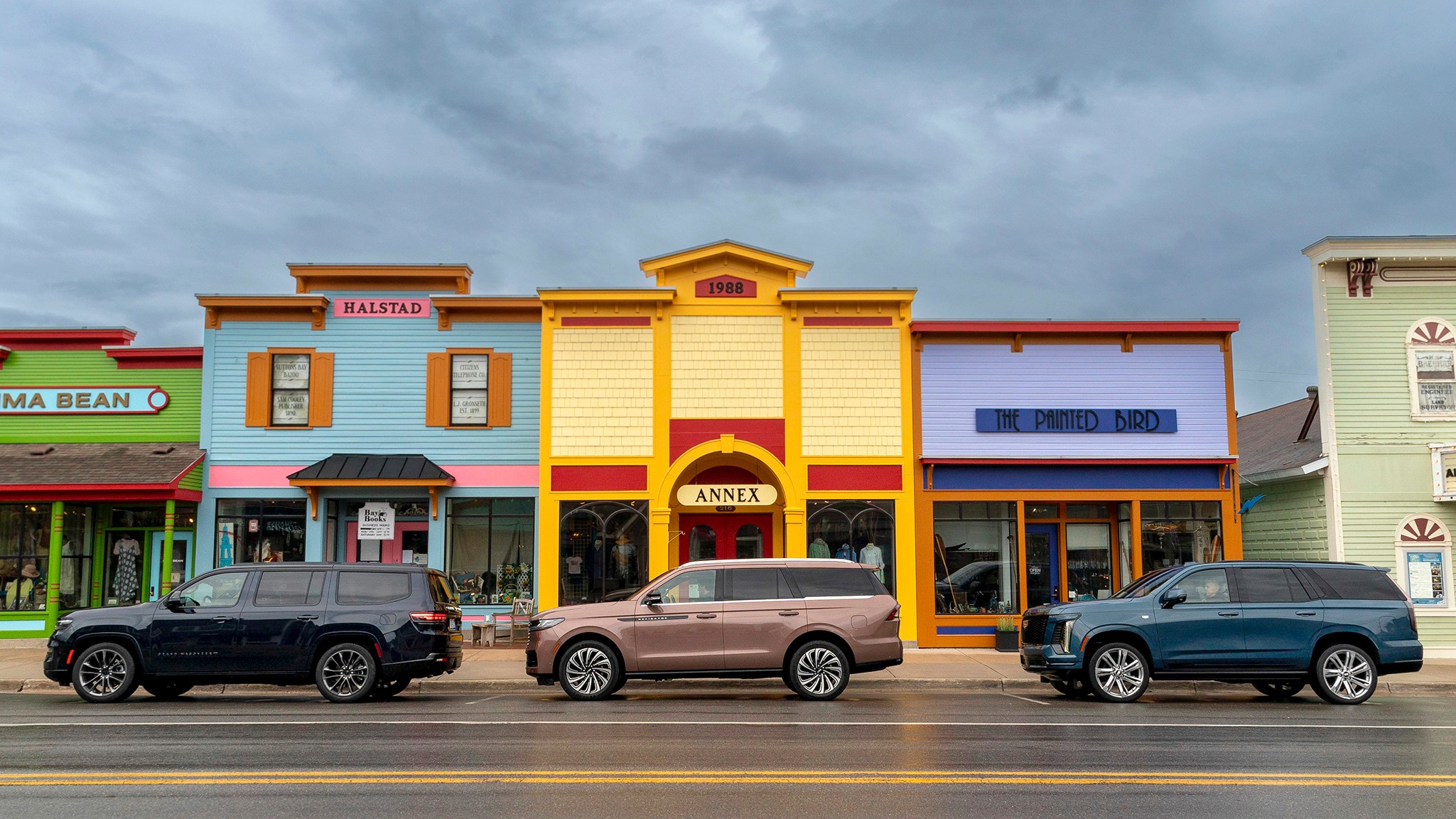 009 large SUV comparison