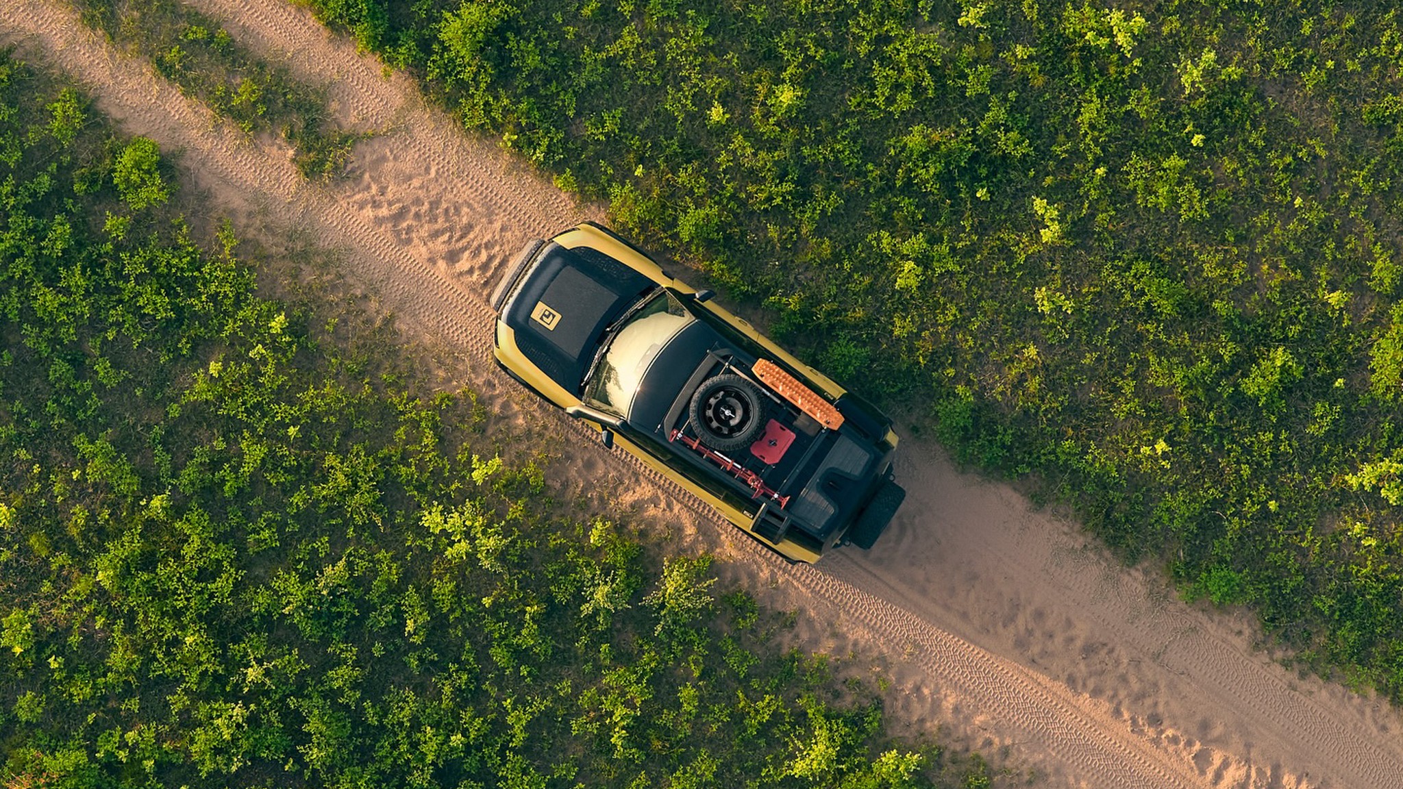 2026 Land Rover Defender Trophy Edition Luxury SUV 1