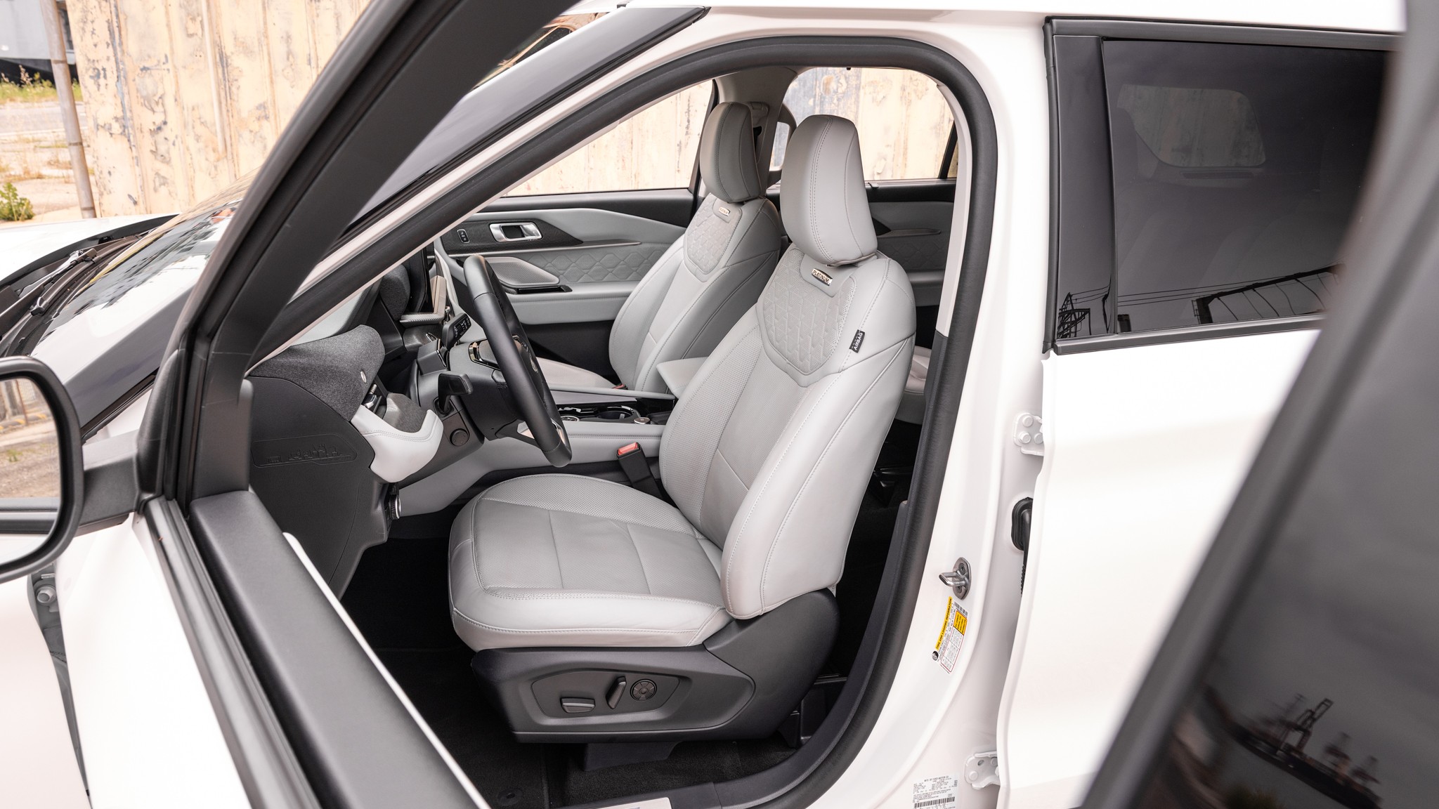 018 2025 Ford Explorer Platinum Driver Seat