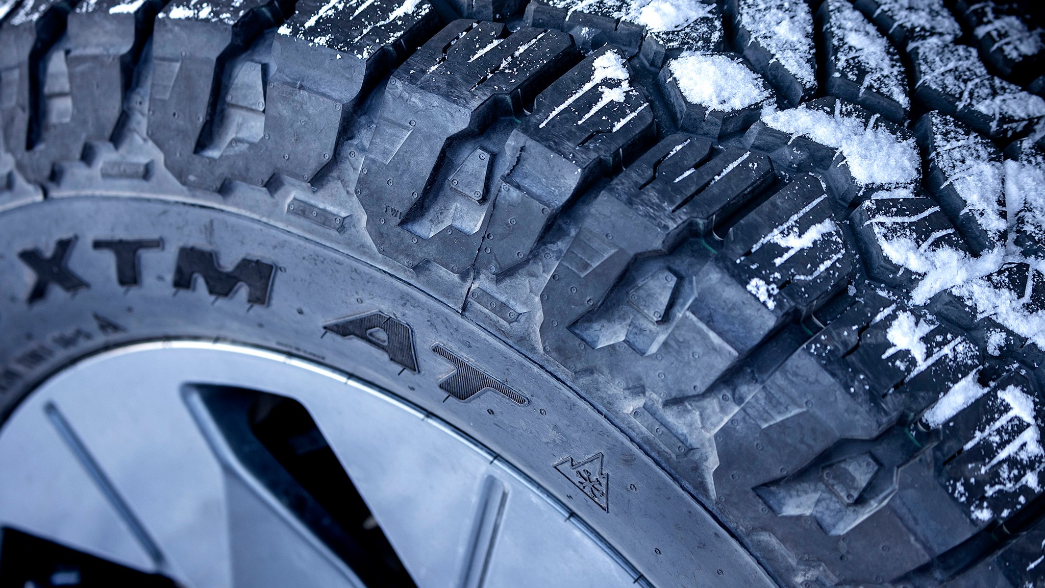 03 pirelli scorpion xmt at