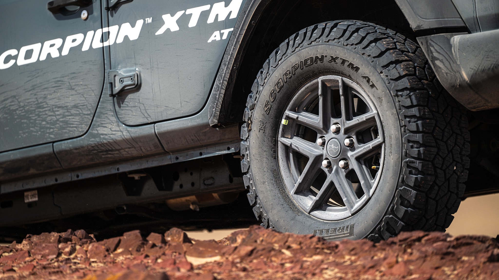 17 pirelli scorpion xmt at