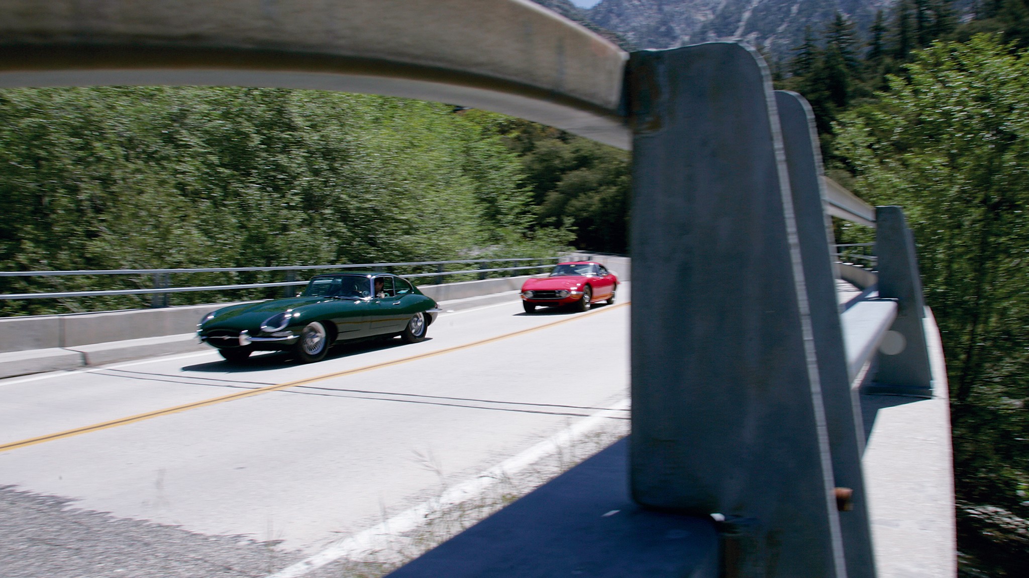 006 1969 toyota 2000 gt vs 1965 jaguar e type