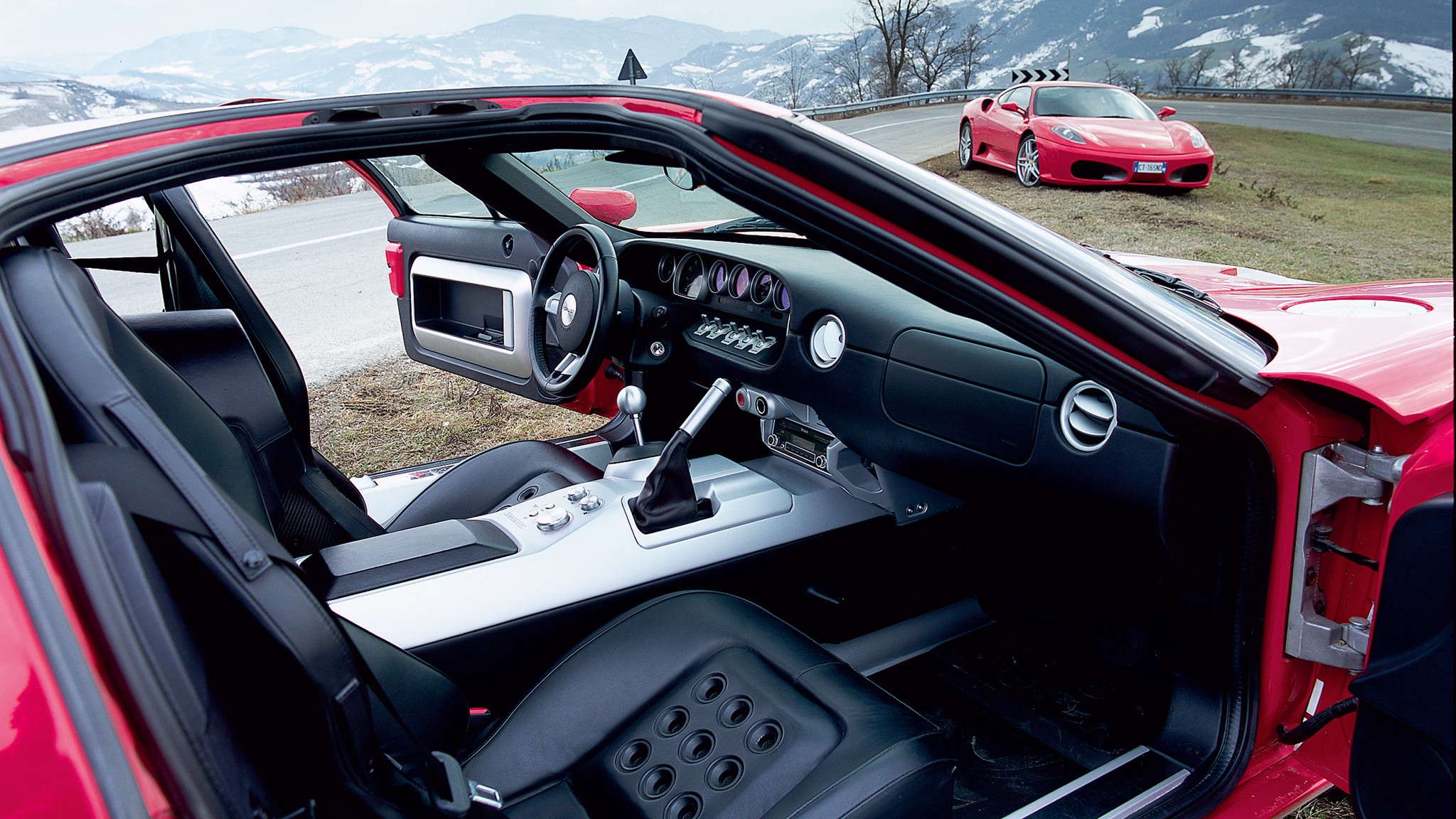 012 2005 ford gt vs ferrari f 430