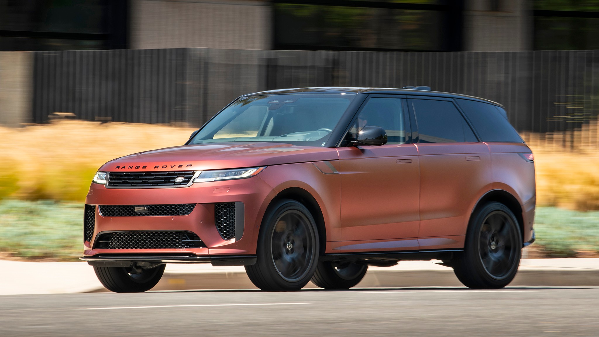 LEAD 2025 Range Rover Sport SV