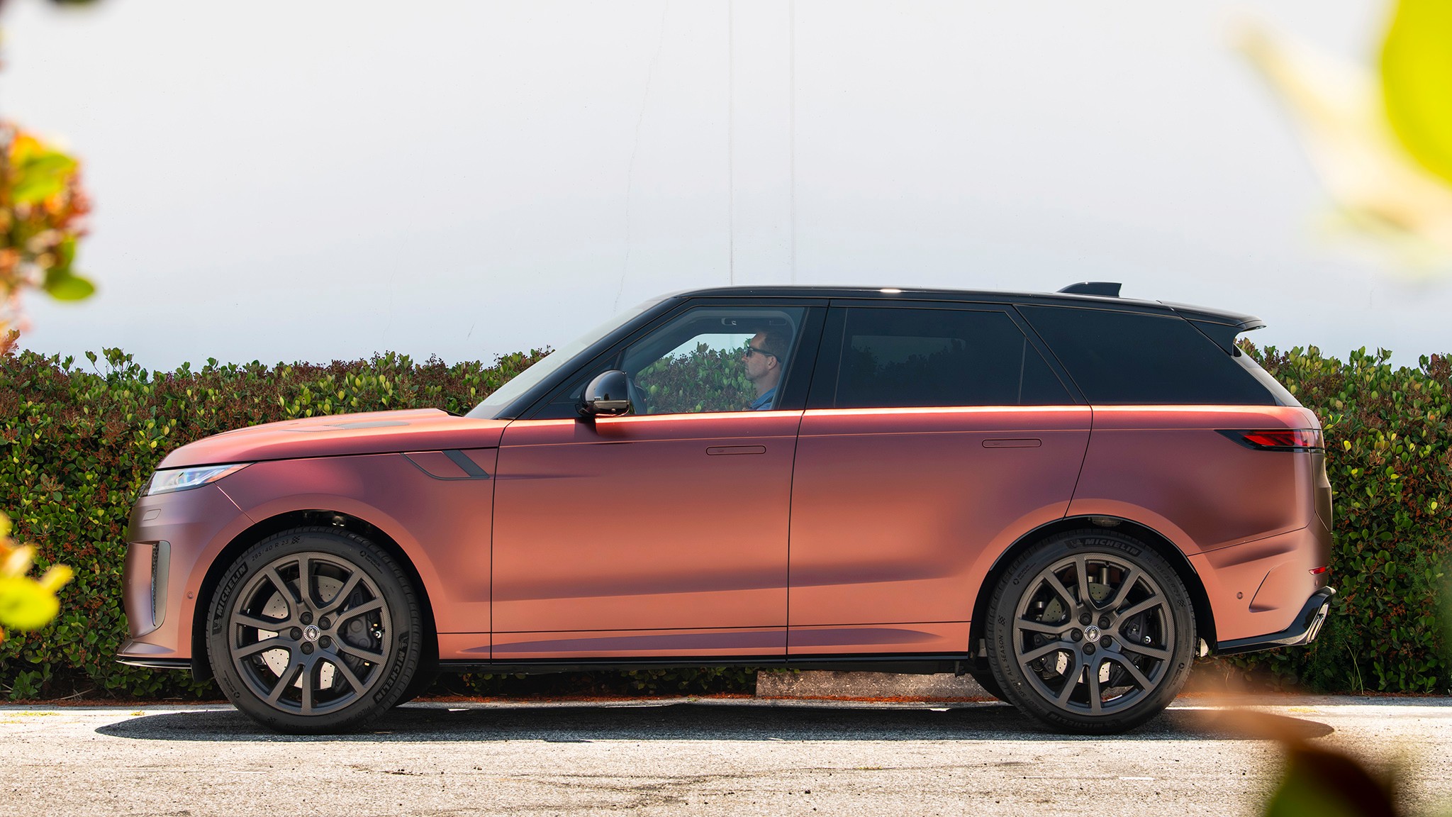 010 2025 Range Rover Sport SV