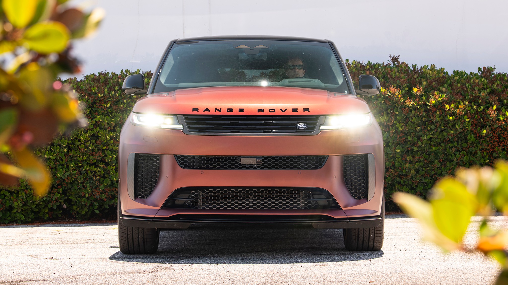 011 2025 Range Rover Sport SV