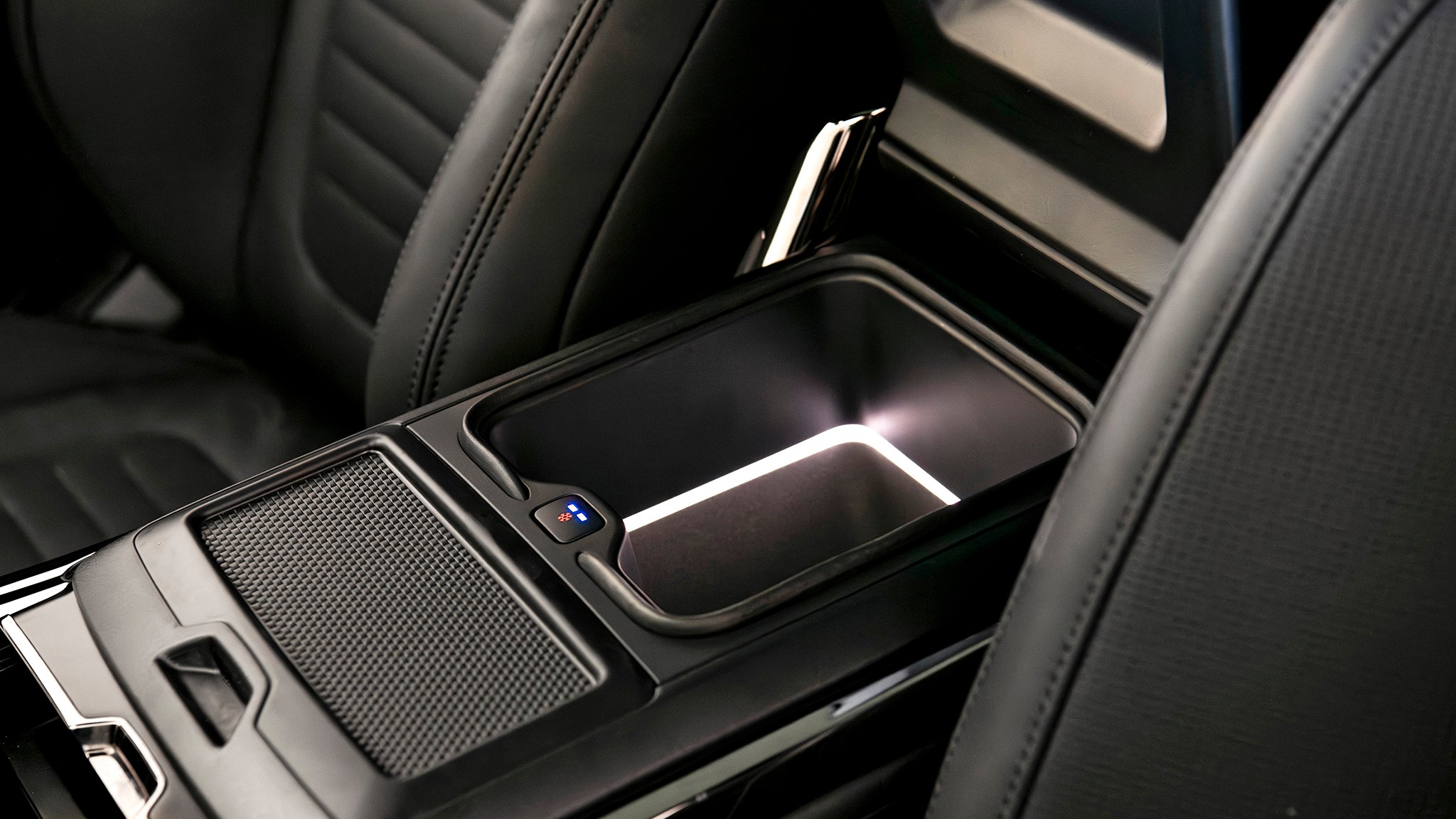 016 2025 Range Rover Sport SV