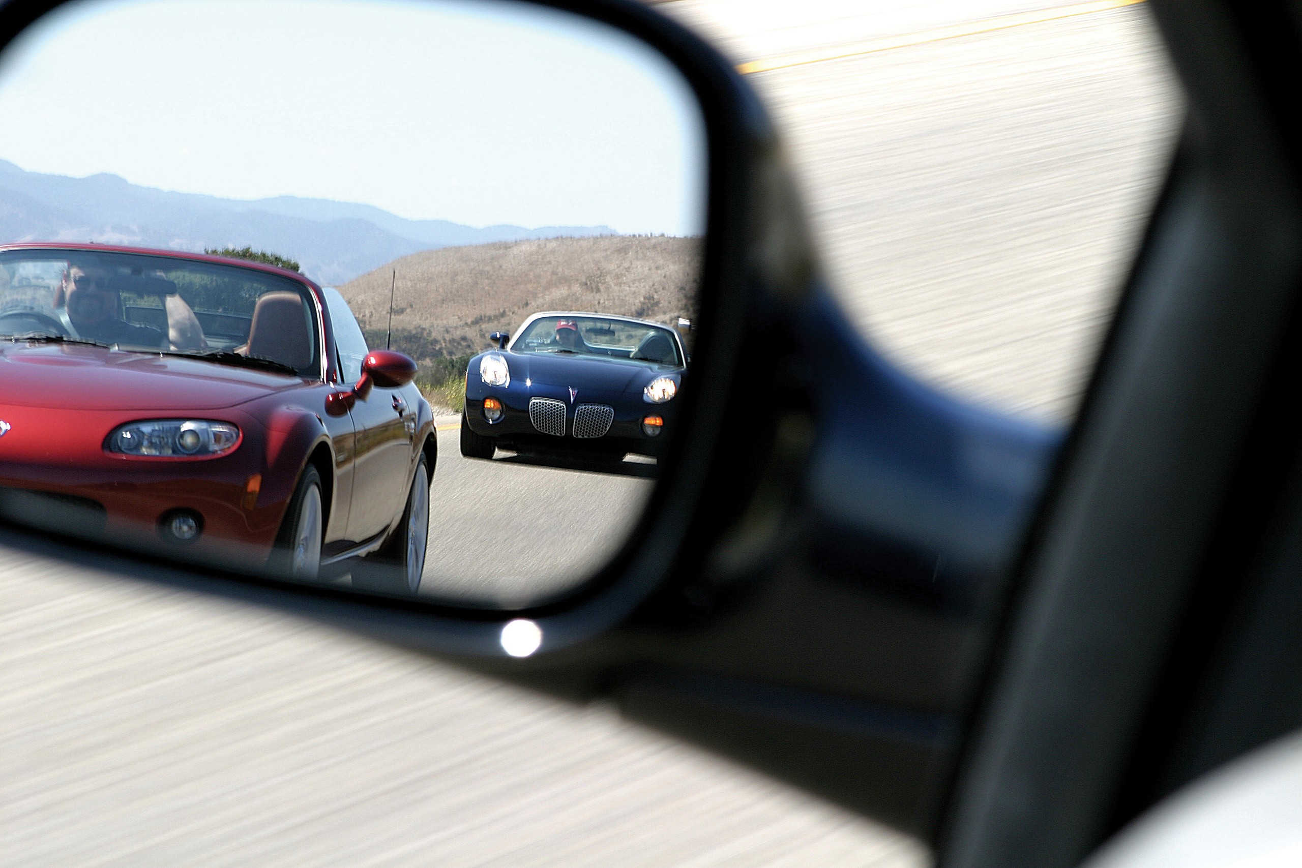 011 2006 mazda miata mx 5 vs pontiac solstice