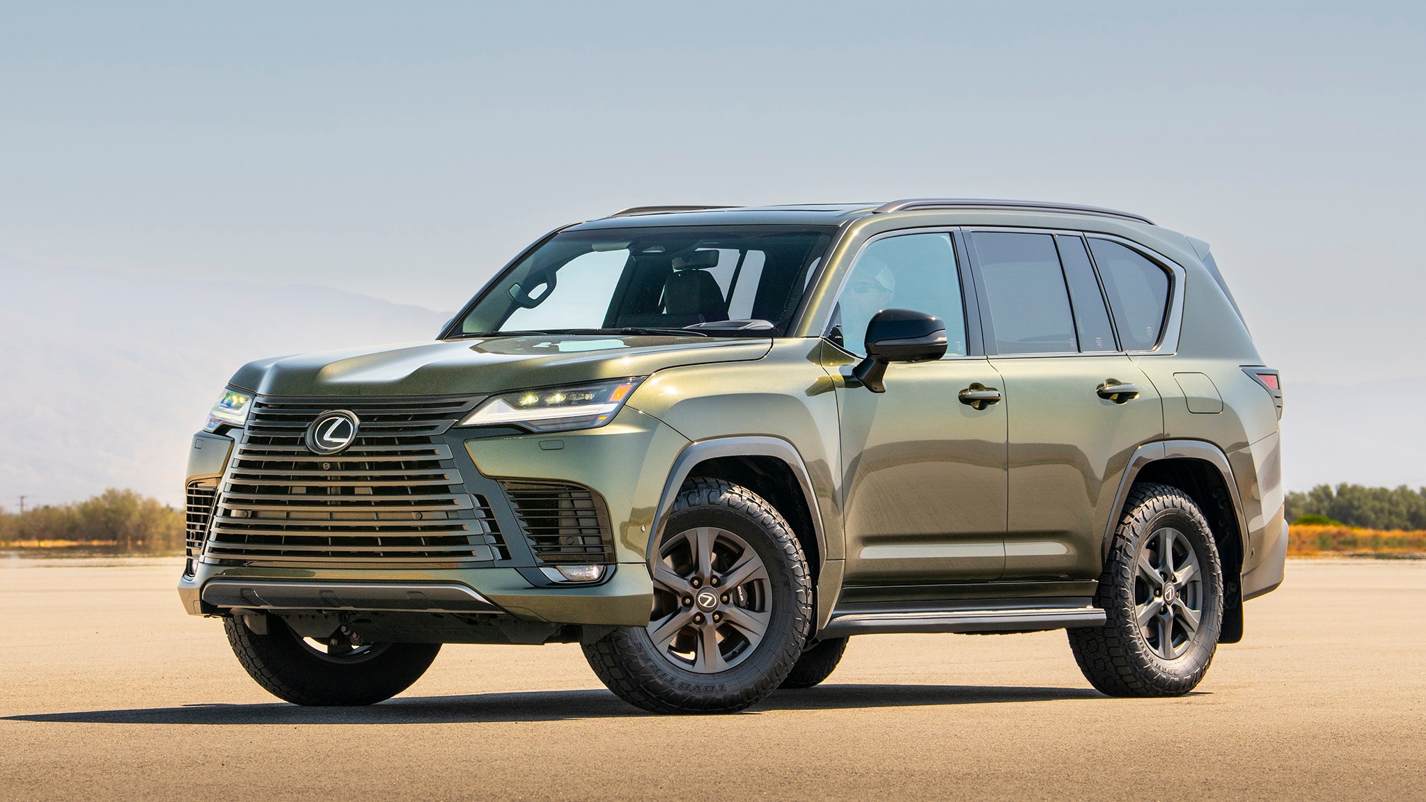 001 2025 Lexus LX 700h Overtrail