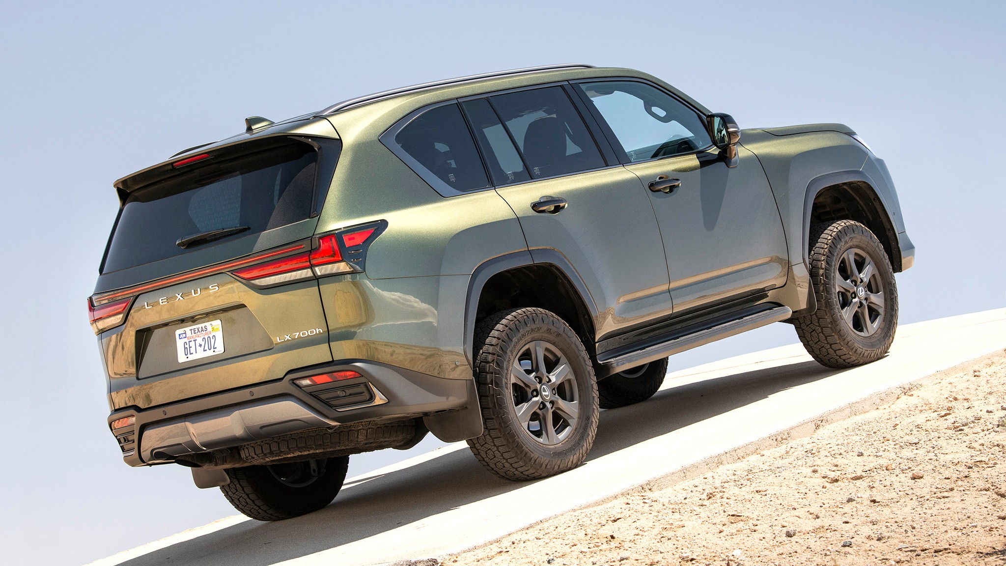 015 2025 Lexus LX 700h Overtrail