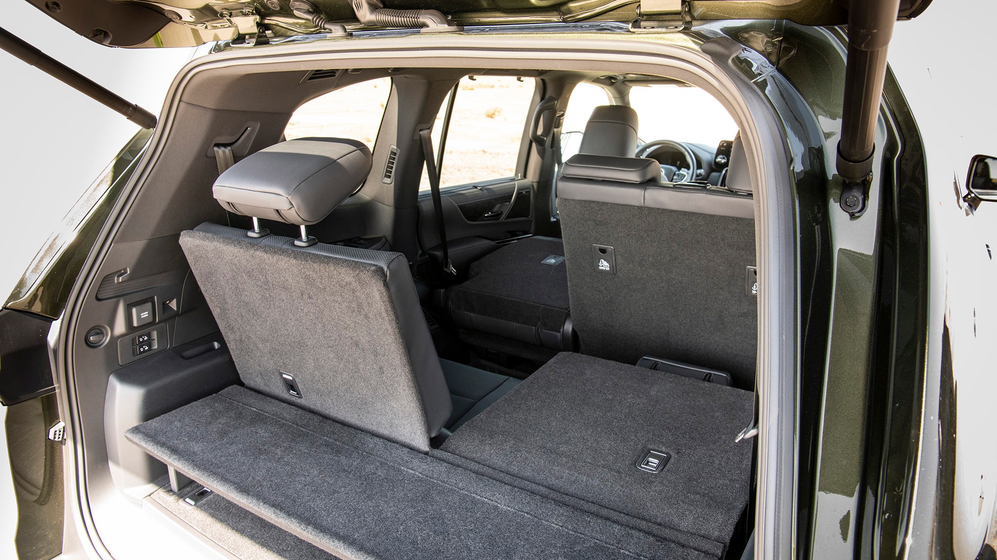 024 2025 Lexus LX 700h Overtrail