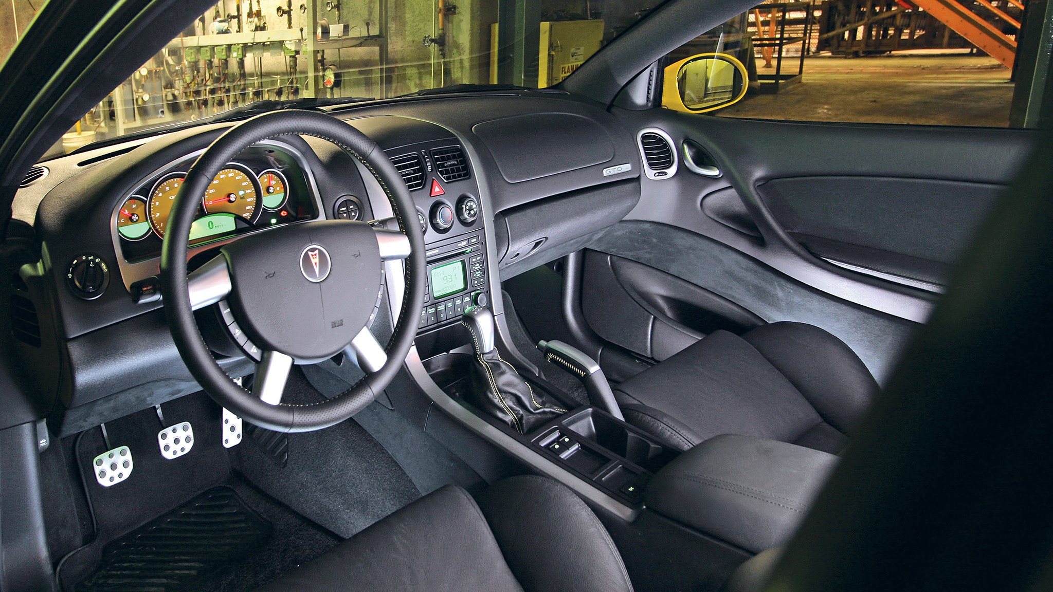 016 2006 dodge charger srt8 2005 pontiac gto