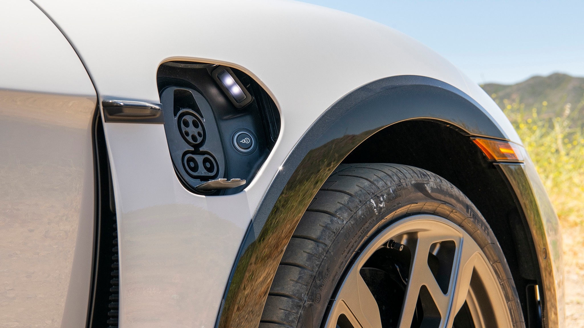 015 2025 Taycan TurboS