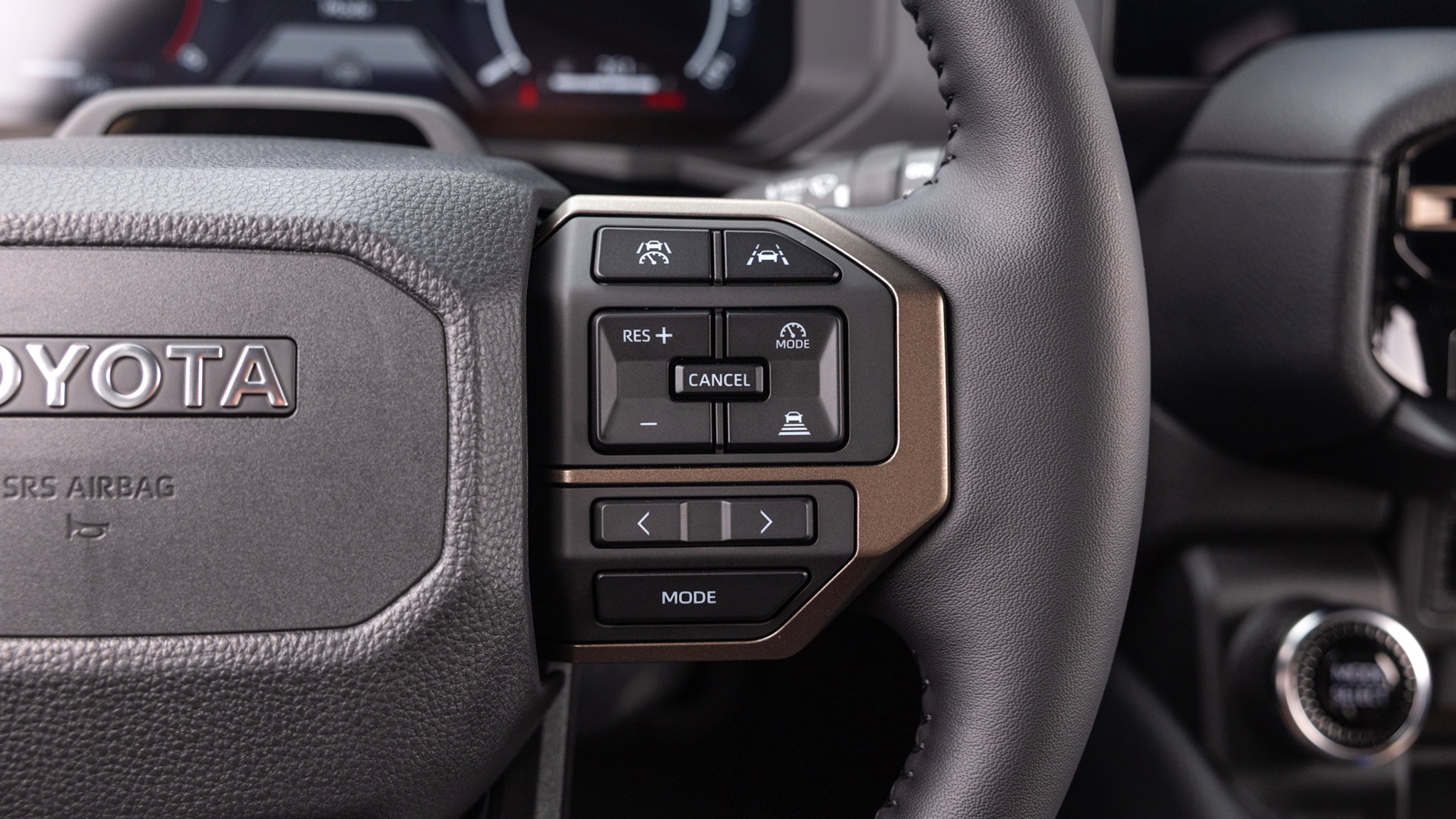 043 2025 Toyota Land Cruiser Long Term